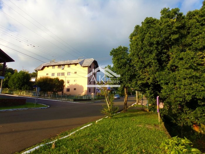 Terreno com declive a venda em ótimo bairro de Picada Café, na Serra Gaúcha