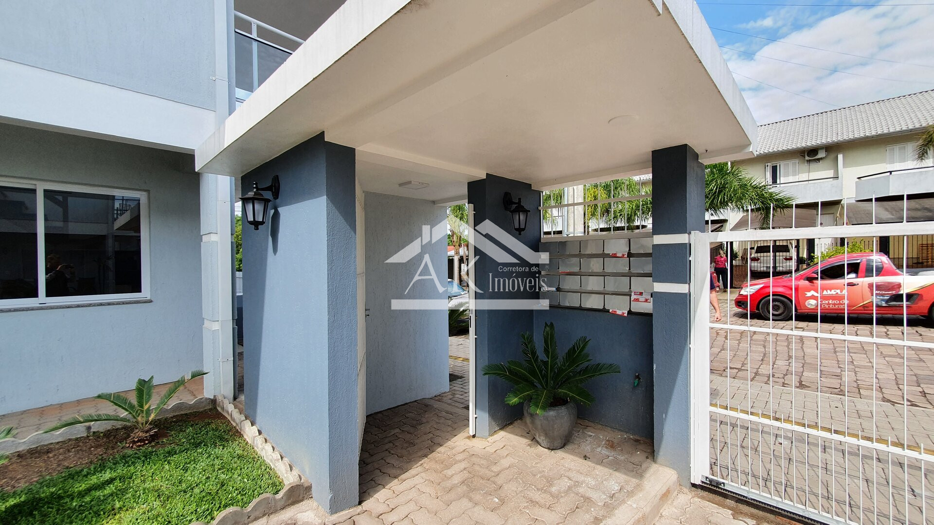 Sobrados novos com dois quartos em ótima localização à venda em Feliz-RS
