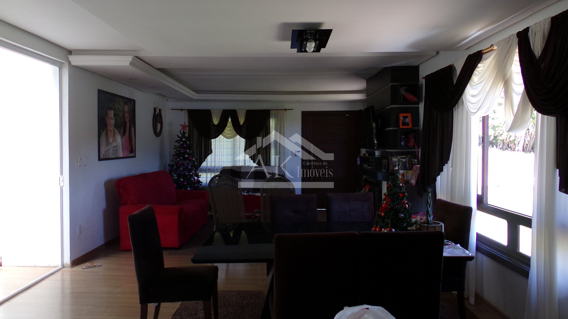 Imagens do imóveis Ampla casa com 3 quartos e piscina a venda em Picada Café na Serra Gaúcha