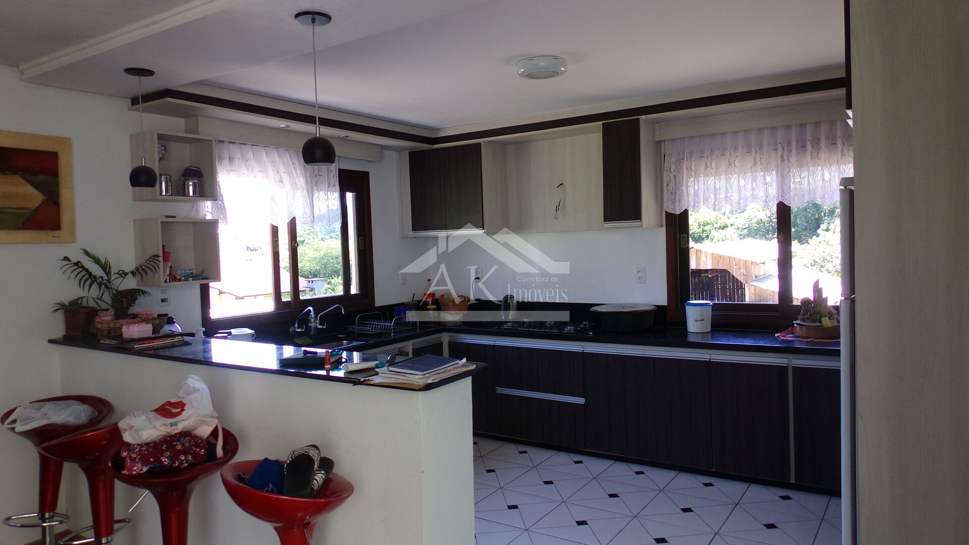 Imagens do imóveis Ampla casa com 3 quartos e piscina a venda em Picada Café na Serra Gaúcha