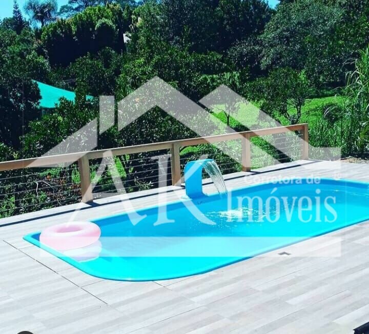 Imagens do imóveis Ampla casa com 3 quartos e piscina a venda em Picada Café na Serra Gaúcha