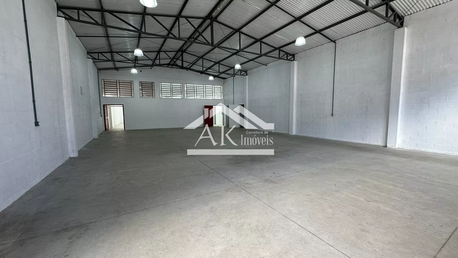 Amplo Prédio Industrial localizado na Picada São Paulo, Morro Reuter