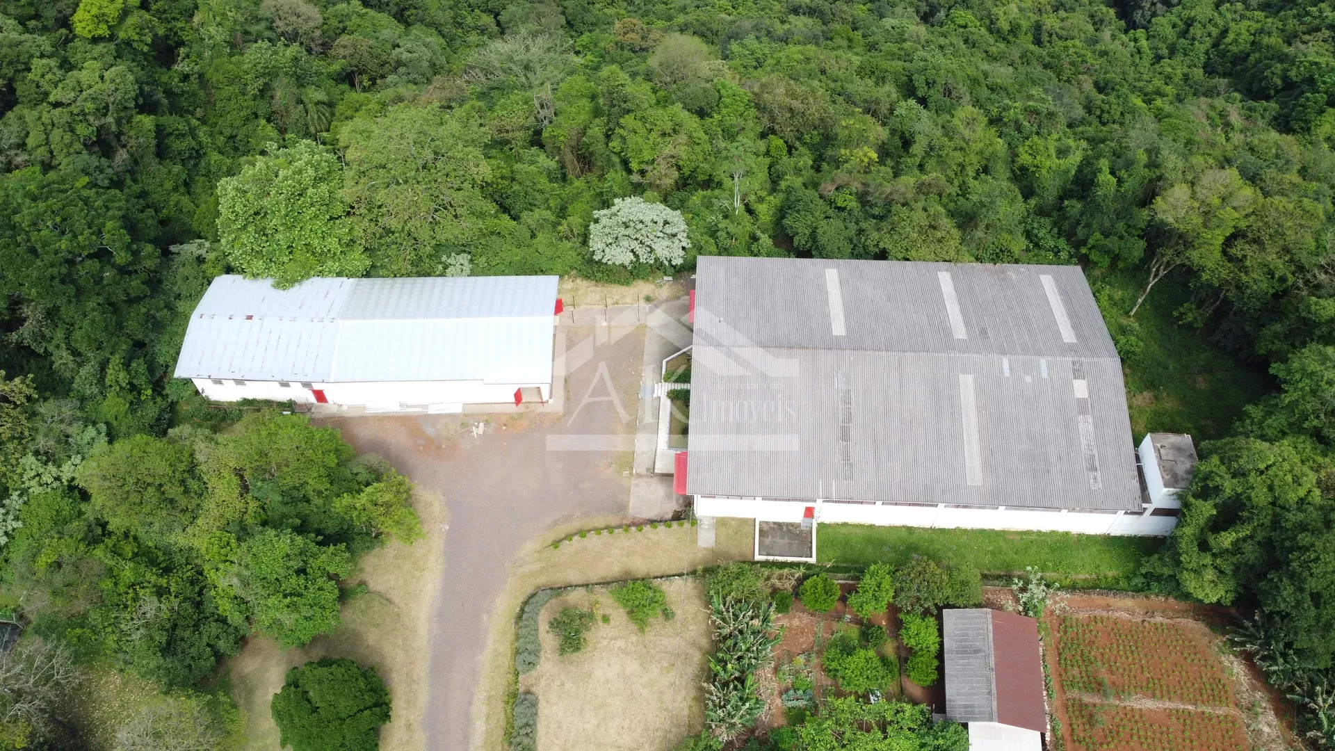 Amplo Prédio Industrial localizado na Picada São Paulo, Morro Reuter
