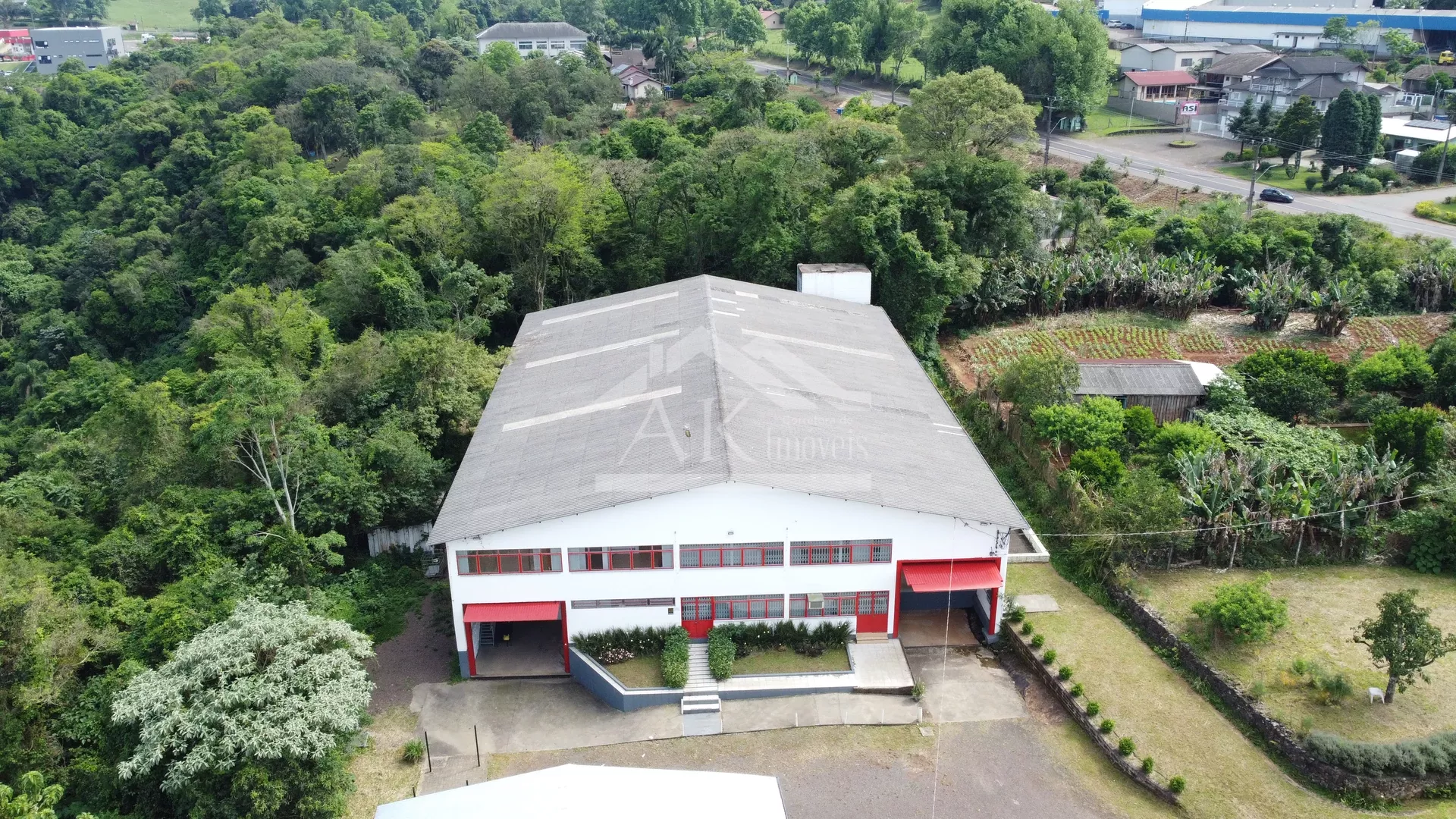 Amplo Prédio Industrial localizado na Picada São Paulo, Morro Reuter