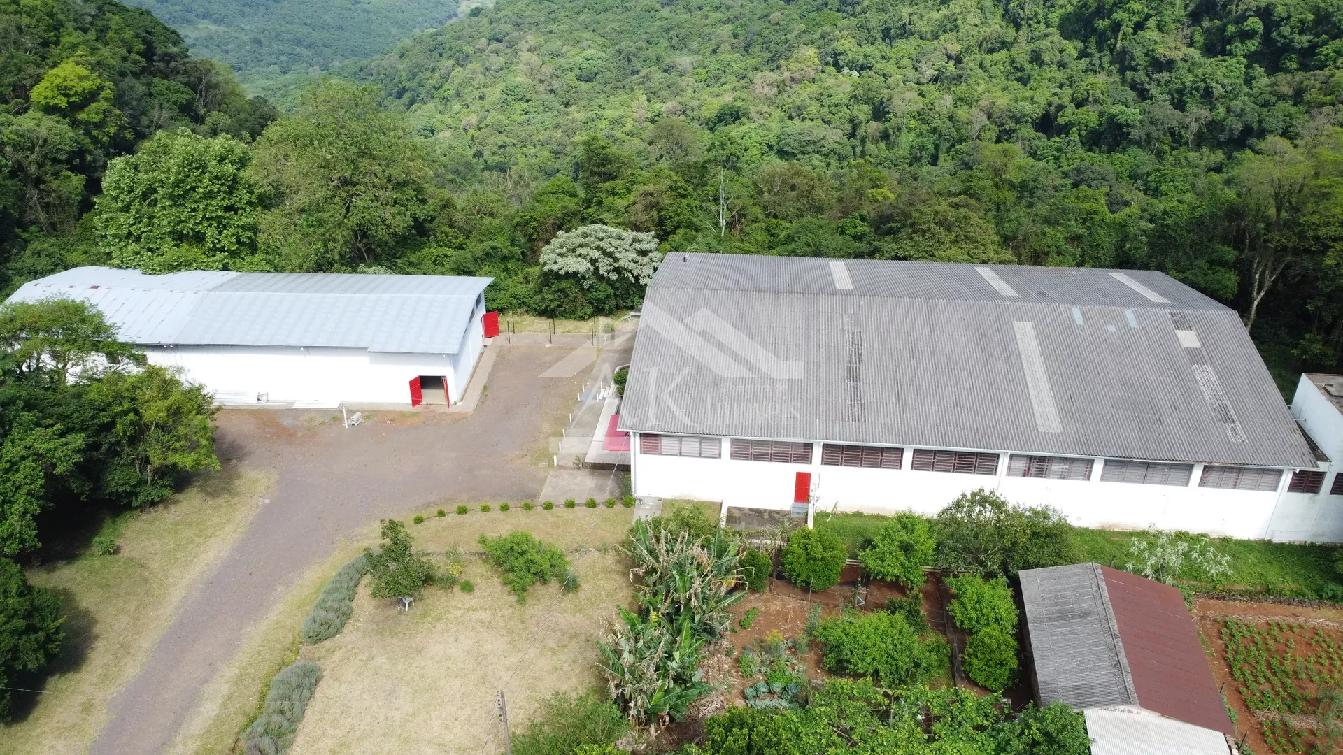 Amplo Prédio Industrial localizado na Picada São Paulo, Morro Reuter