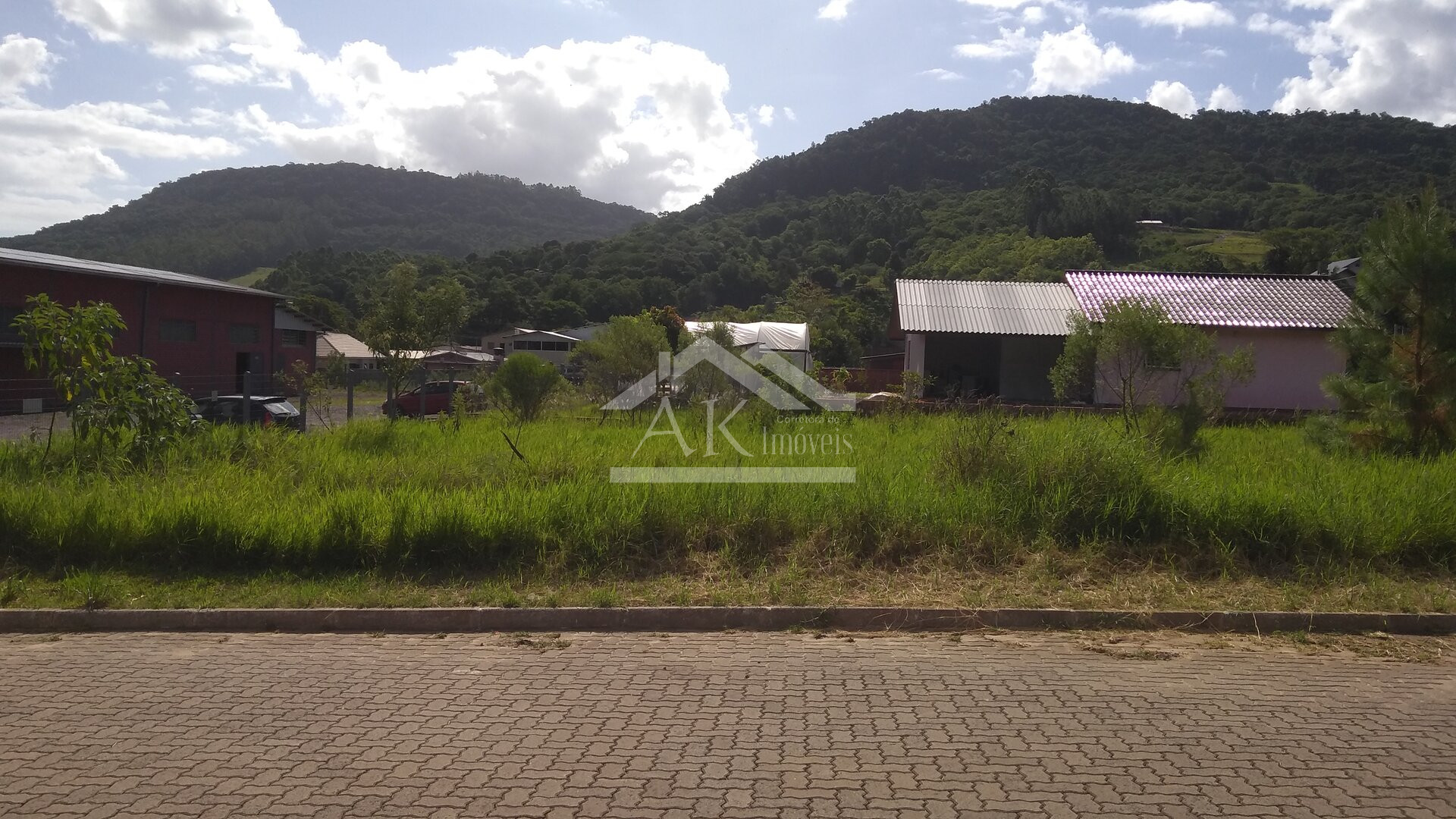 Terrenos planos com infraestrutura completa à venda em Picada Café na Serra Gaúcha