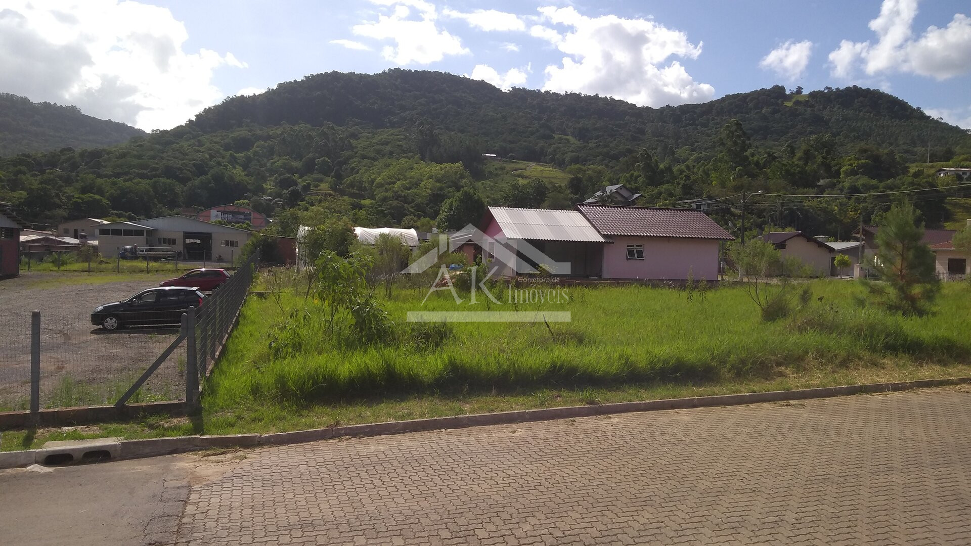 Terrenos planos com infraestrutura completa à venda em Picada Café na Serra Gaúcha
