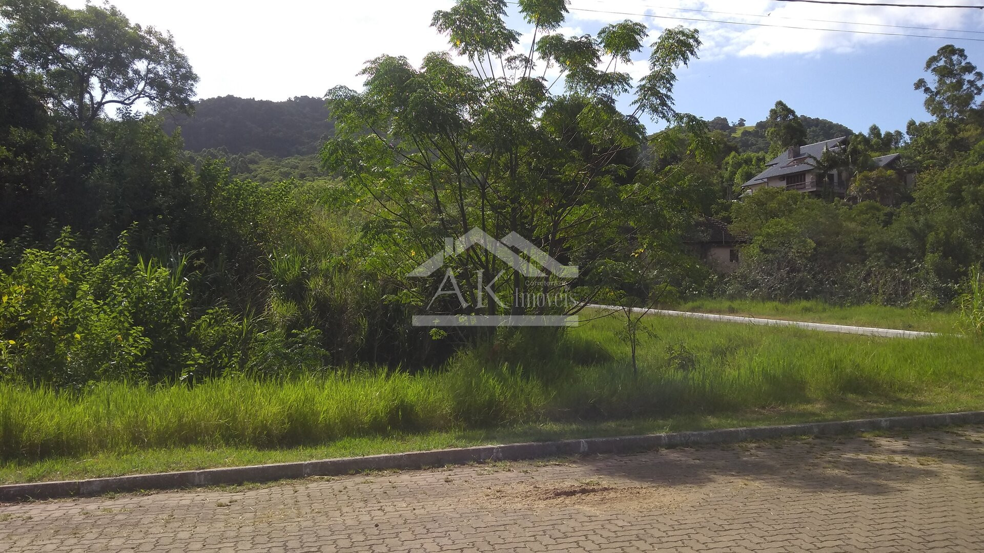 Terrenos planos com infraestrutura completa à venda em Picada Café na Serra Gaúcha