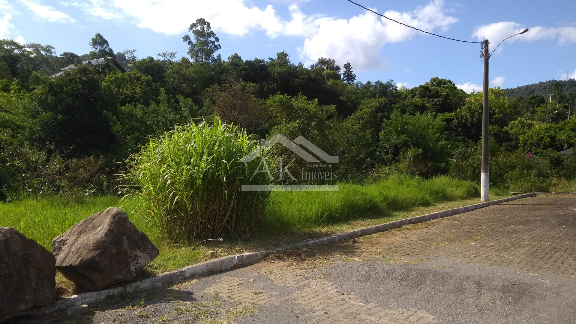 Terrenos planos com infraestrutura completa à venda em Picada Café na Serra Gaúcha