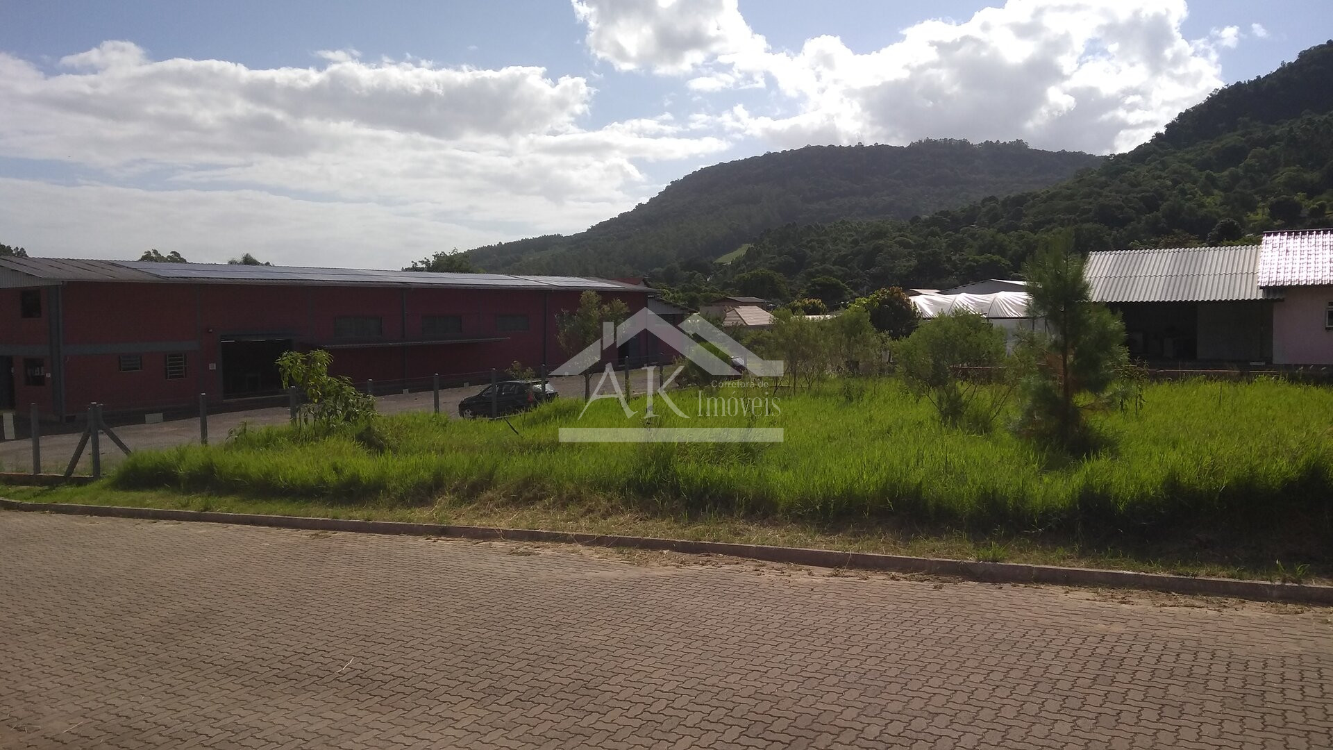 Terrenos planos com infraestrutura completa à venda em Picada Café na Serra Gaúcha