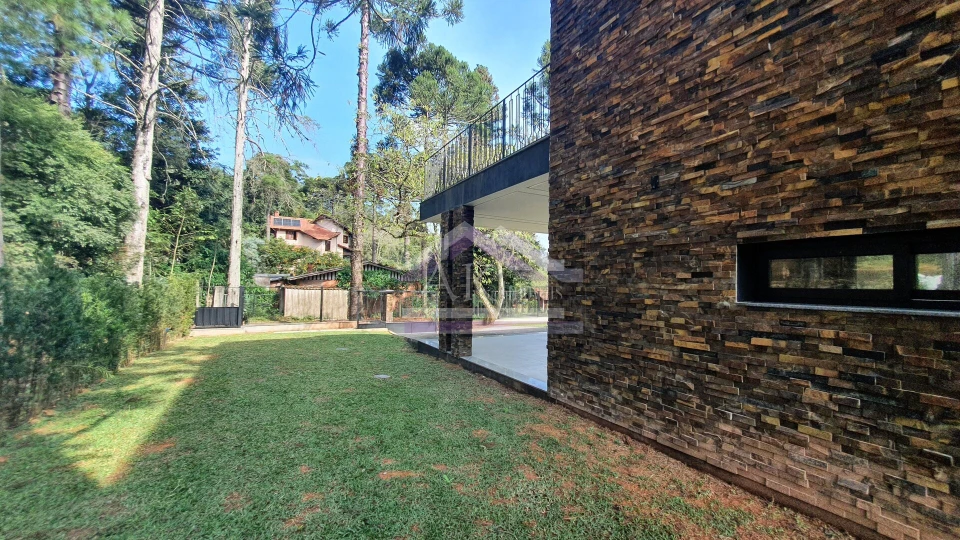Magnífica casa de alto padrão a venda no centro de Nova Petrópolis, jardim da Serra Gaúcha