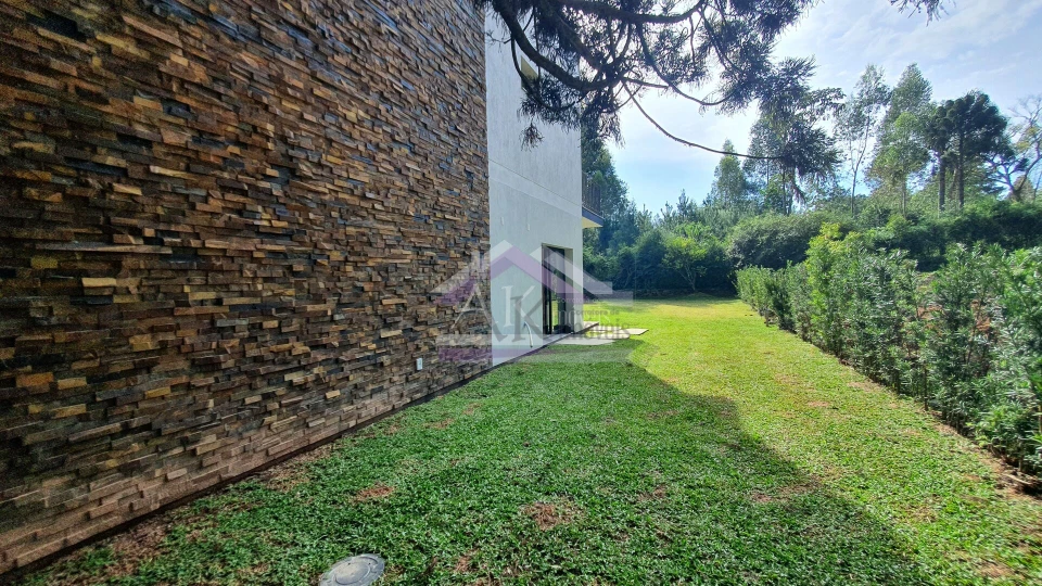Magnífica casa de alto padrão a venda no centro de Nova Petrópolis, jardim da Serra Gaúcha