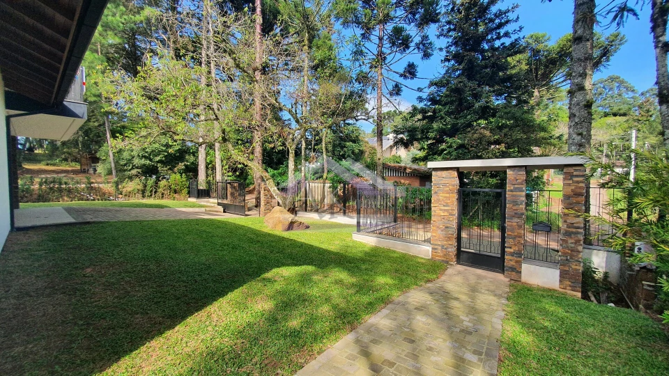 Magnífica casa de alto padrão a venda no centro de Nova Petrópolis, jardim da Serra Gaúcha
