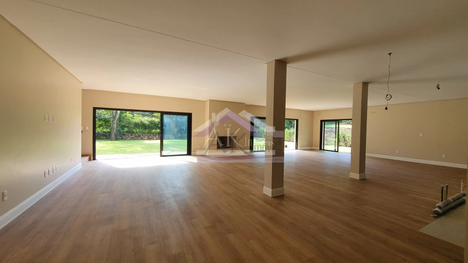 Magnífica casa de alto padrão a venda no centro de Nova Petrópolis, jardim da Serra Gaúcha