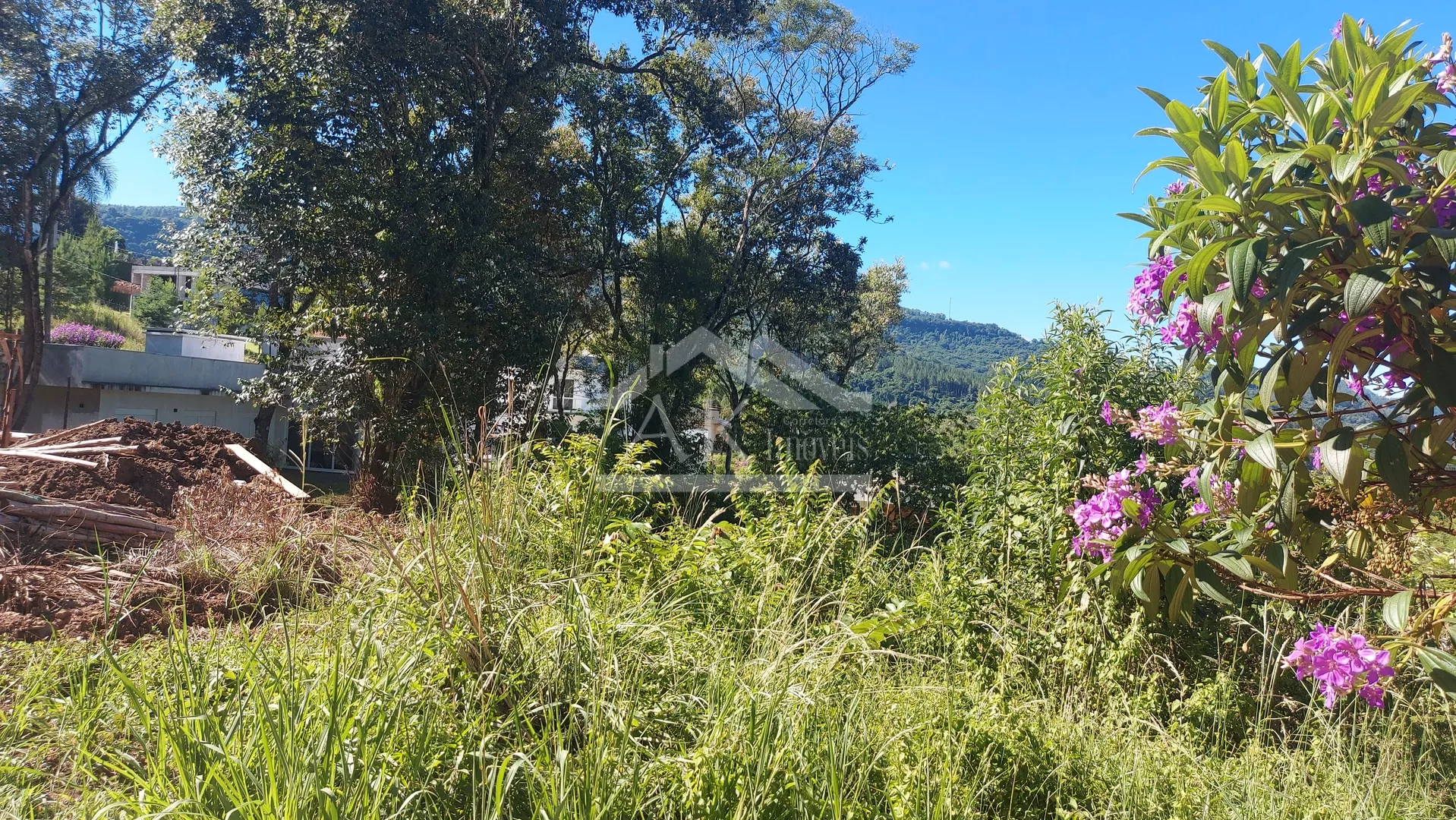 Terreno à venda no Centro de Picada Café, na Serra Gaúcha.