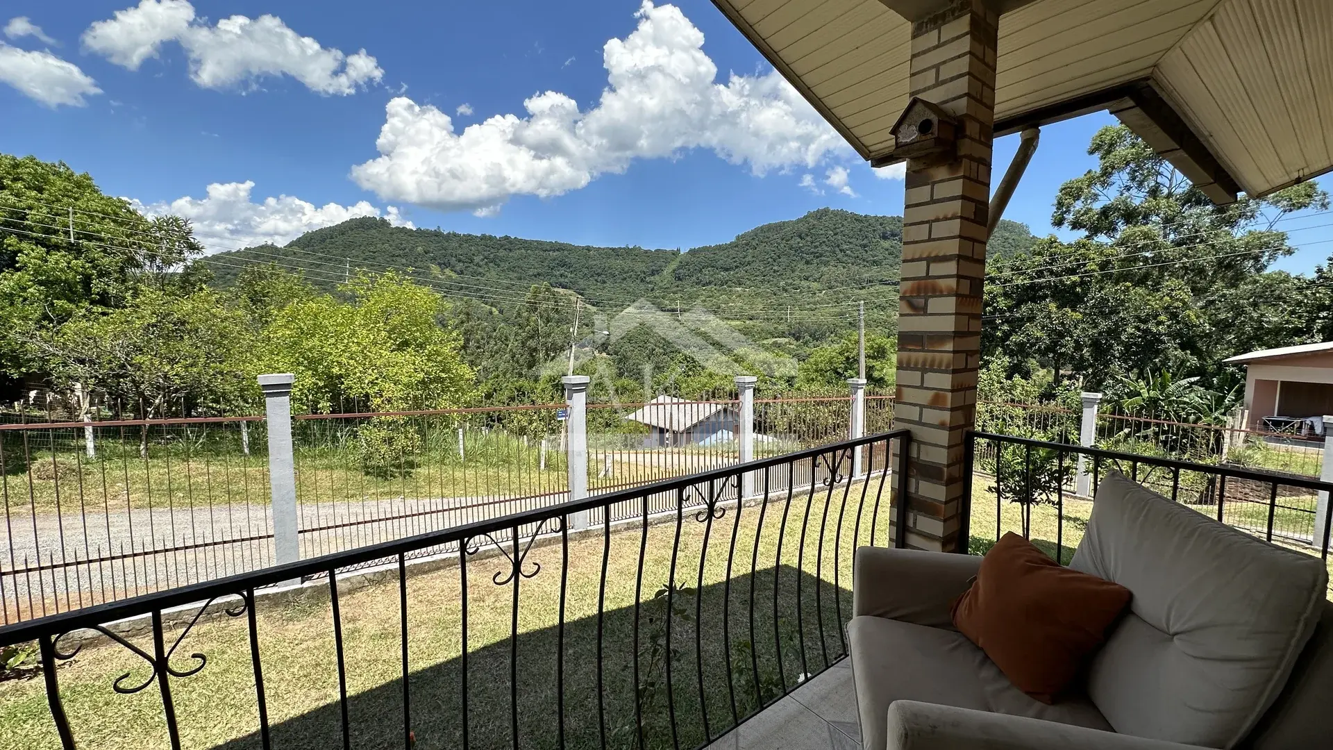 Casa de esquina à venda em Picada Café na Serra Gaúcha