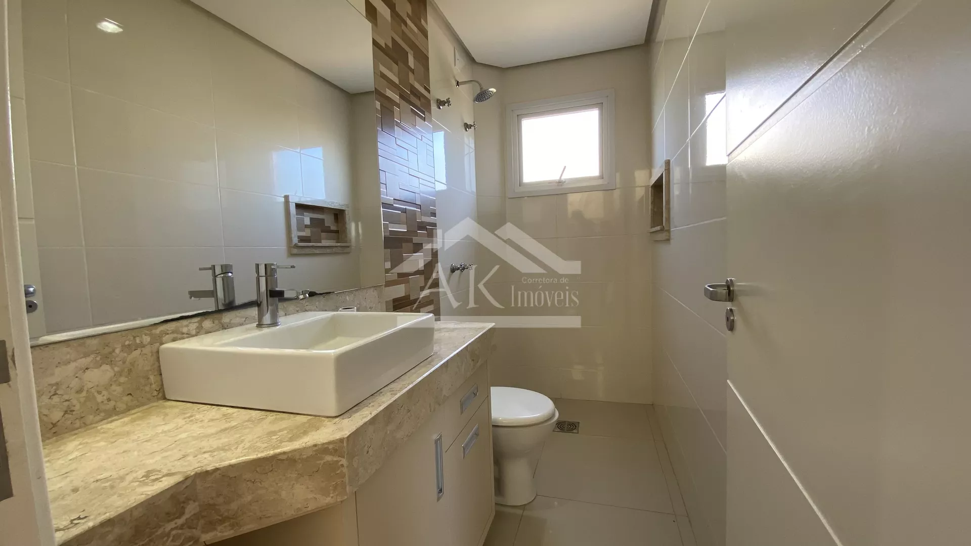 Residência excepcional com 04 quartos e piscina à venda em Ivoti
