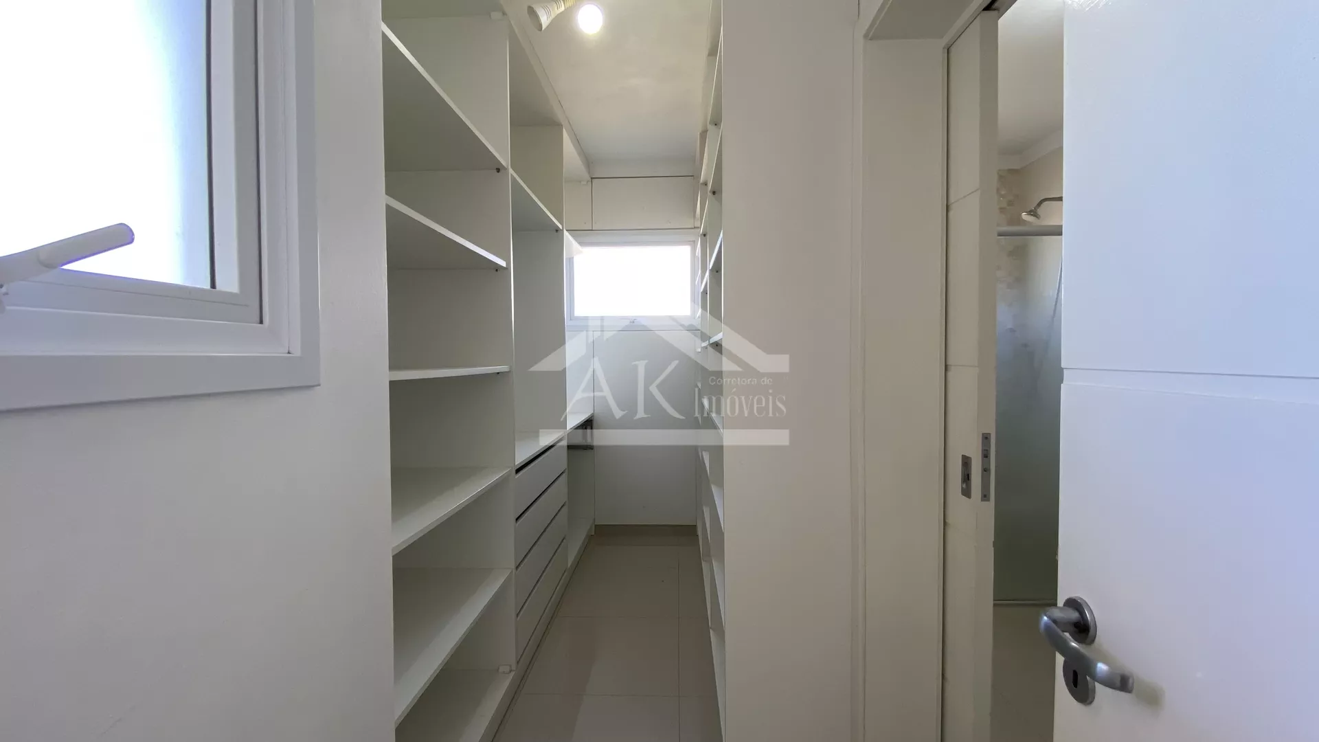 Residência excepcional com 04 quartos e piscina à venda em Ivoti