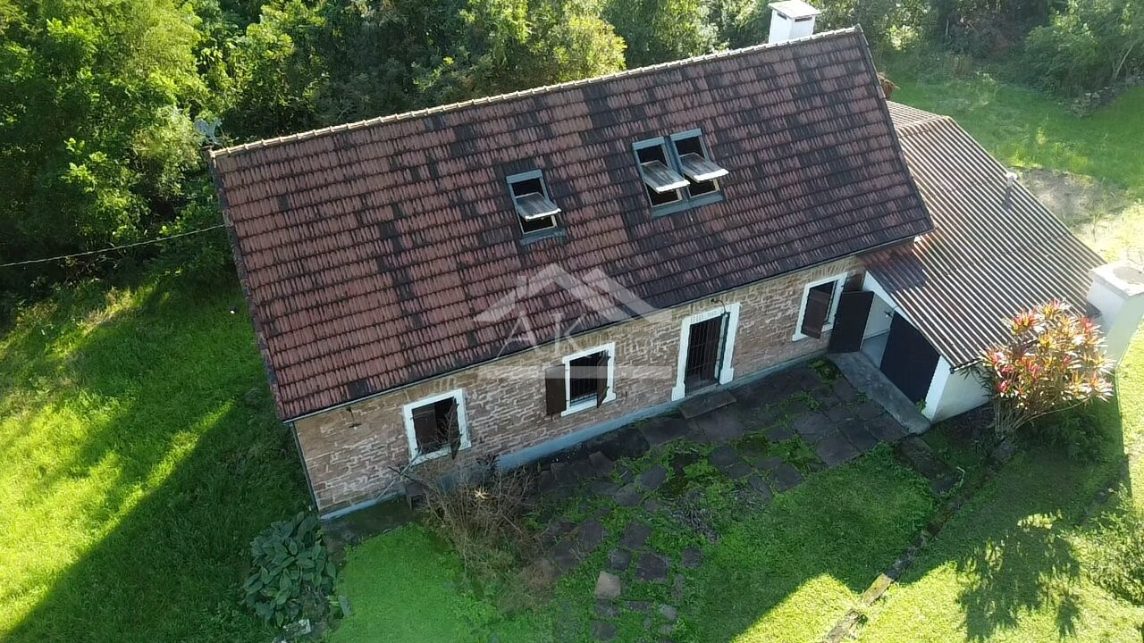 Imagens do imóveis Sítio com casa centenária e riacho a venda em Linha Nova na Serra Gaúcha