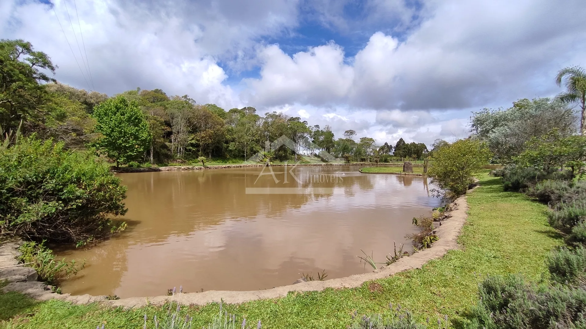 Sítio de cinema, com açudes e vista, à venda em Morro Reuter-RS