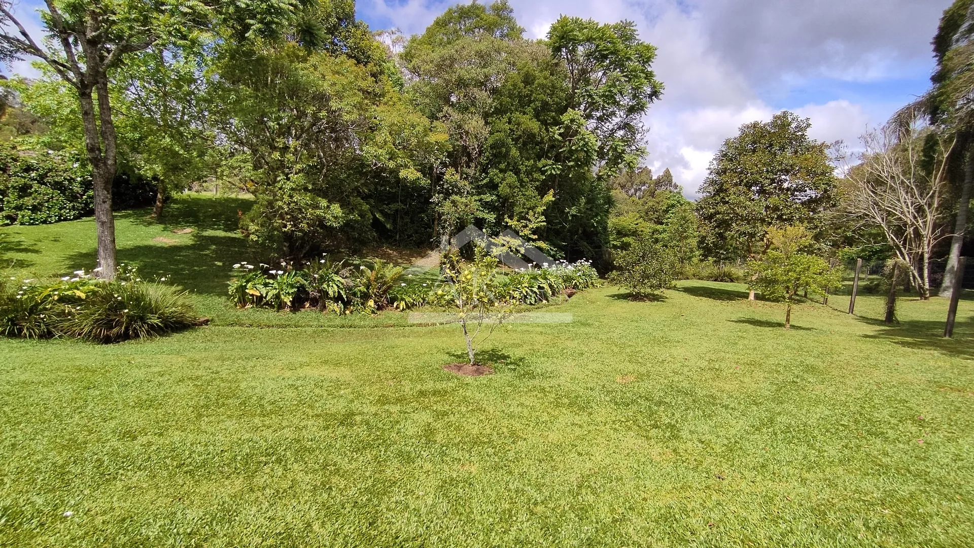 Sítio de cinema, com açudes e vista, à venda em Morro Reuter-RS