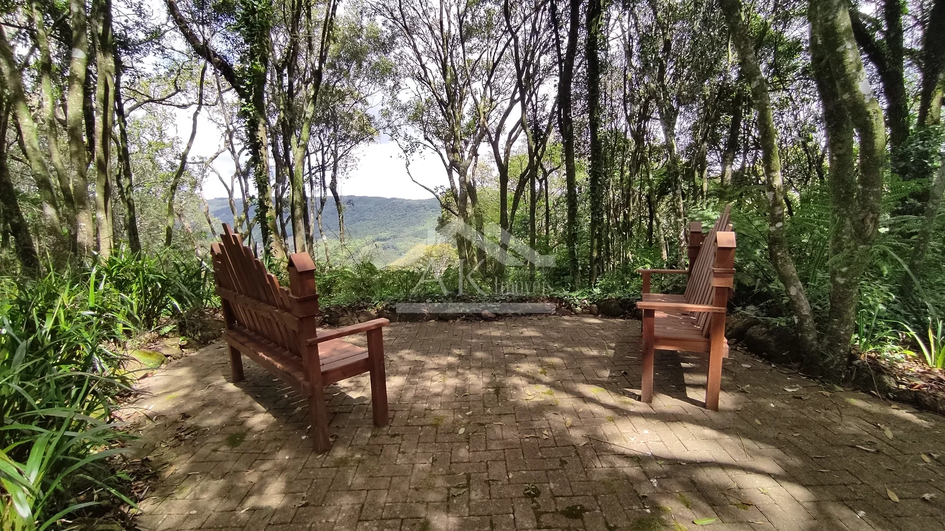 Sítio de cinema, com açudes e vista, à venda em Morro Reuter-RS