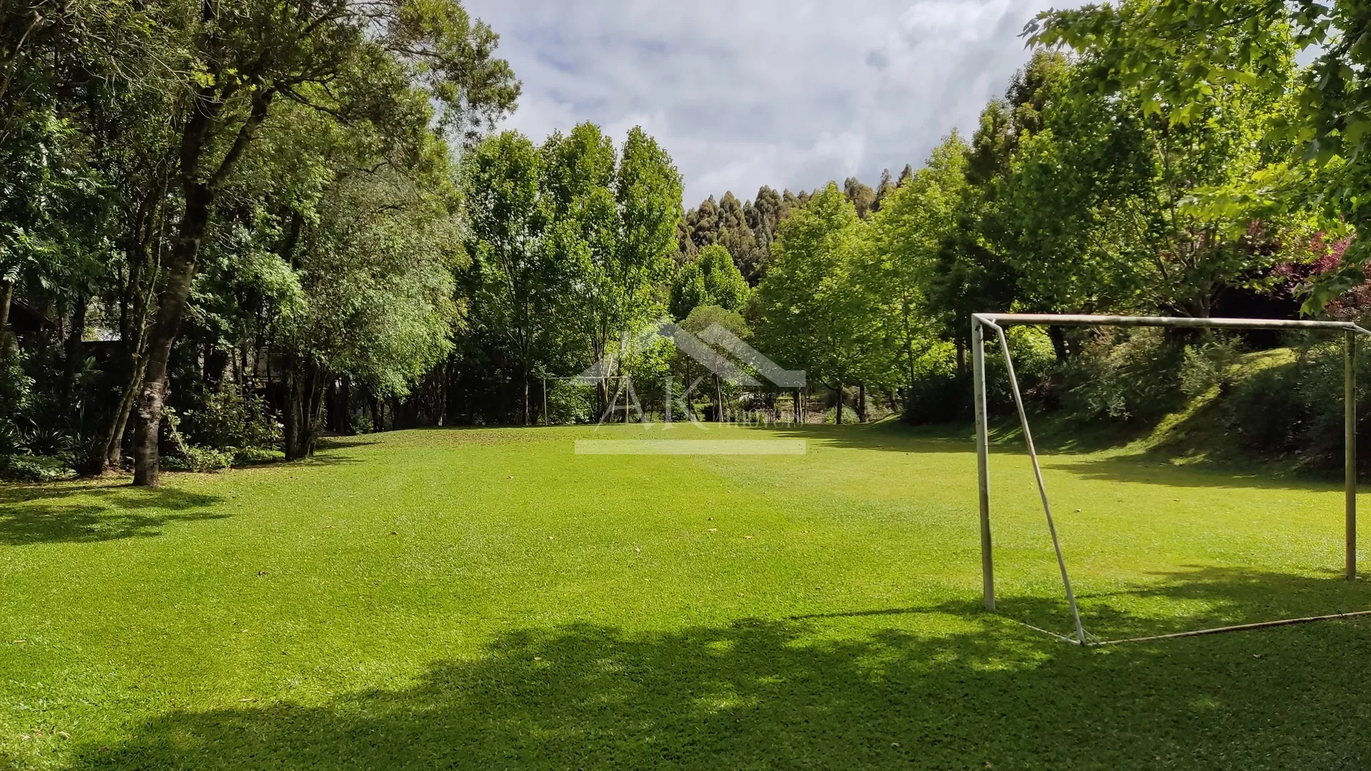 Sítio de cinema, com açudes e vista, à venda em Morro Reuter-RS