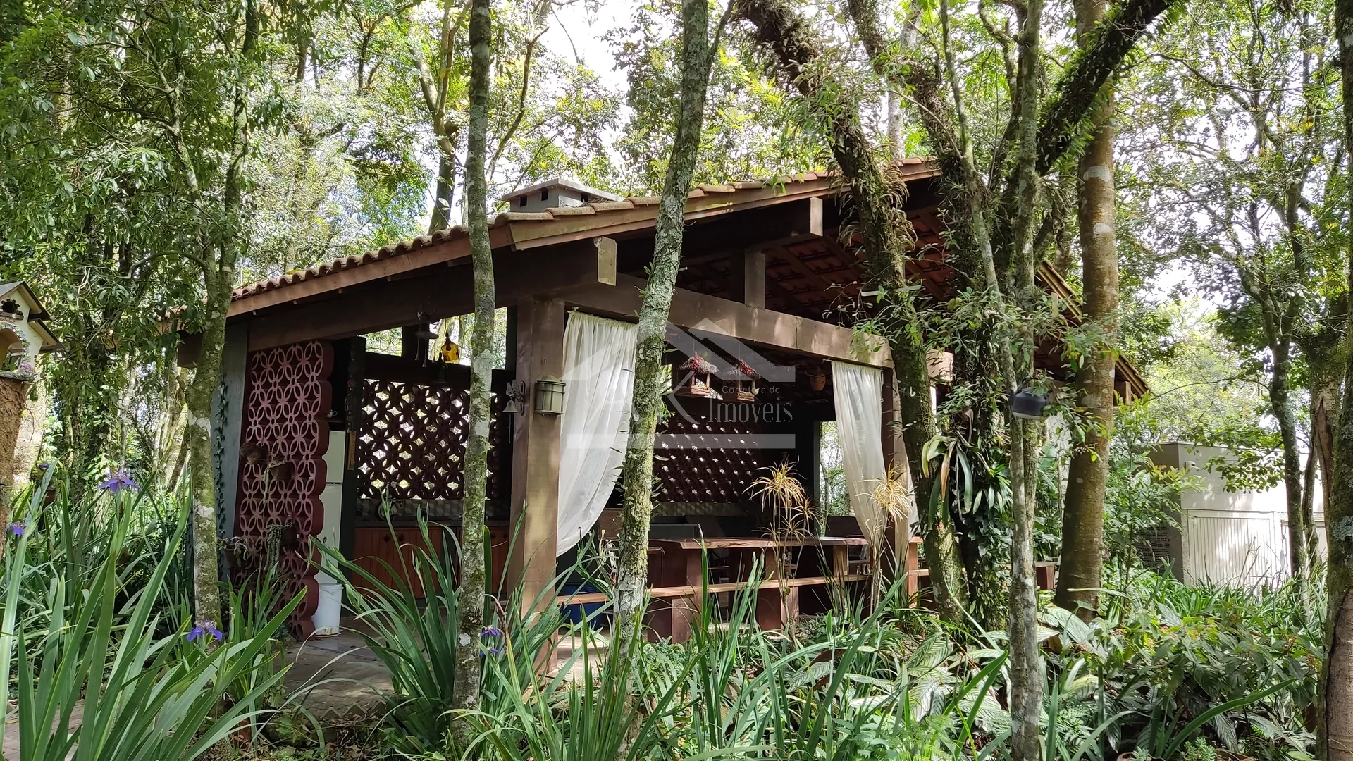 Sítio de cinema, com açudes e vista, à venda em Morro Reuter-RS