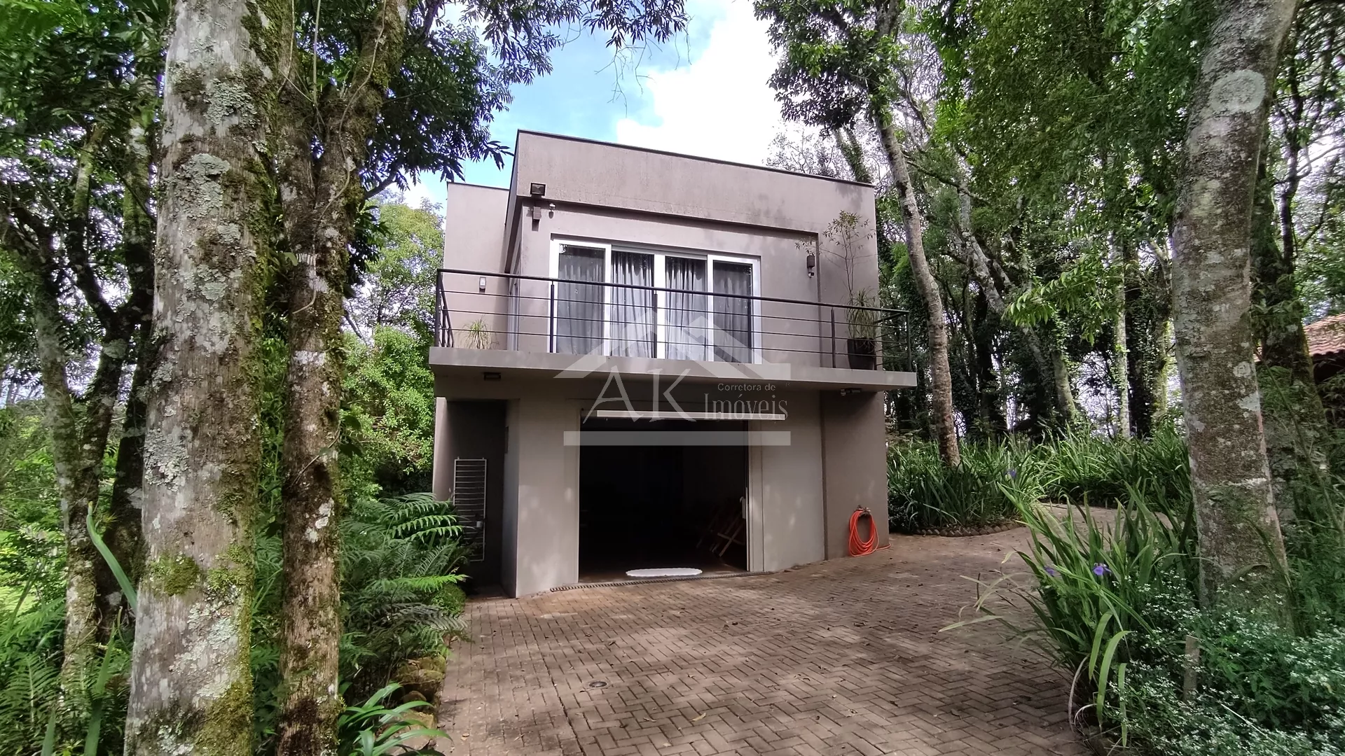 Sítio de cinema, com açudes e vista, à venda em Morro Reuter-RS