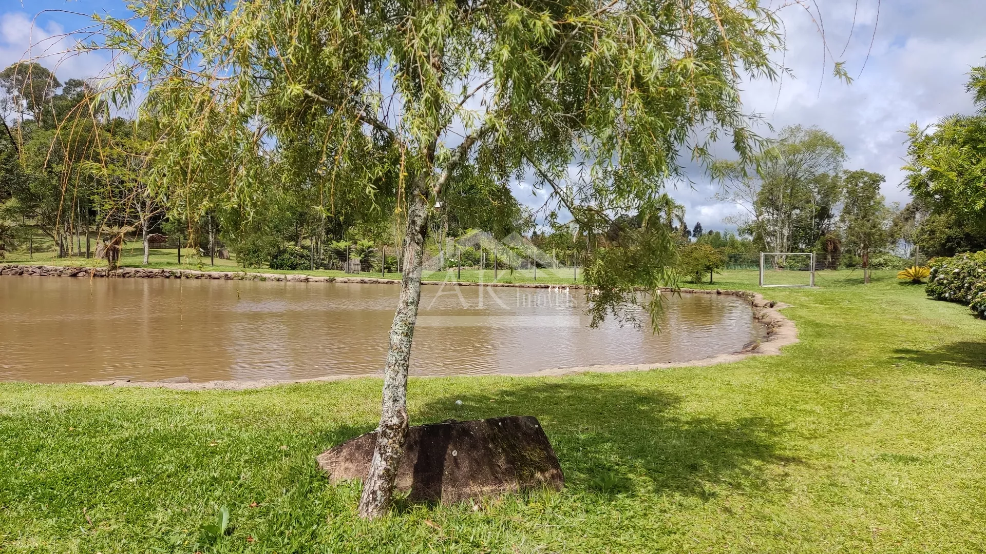 Sítio de cinema, com açudes e vista, à venda em Morro Reuter-RS