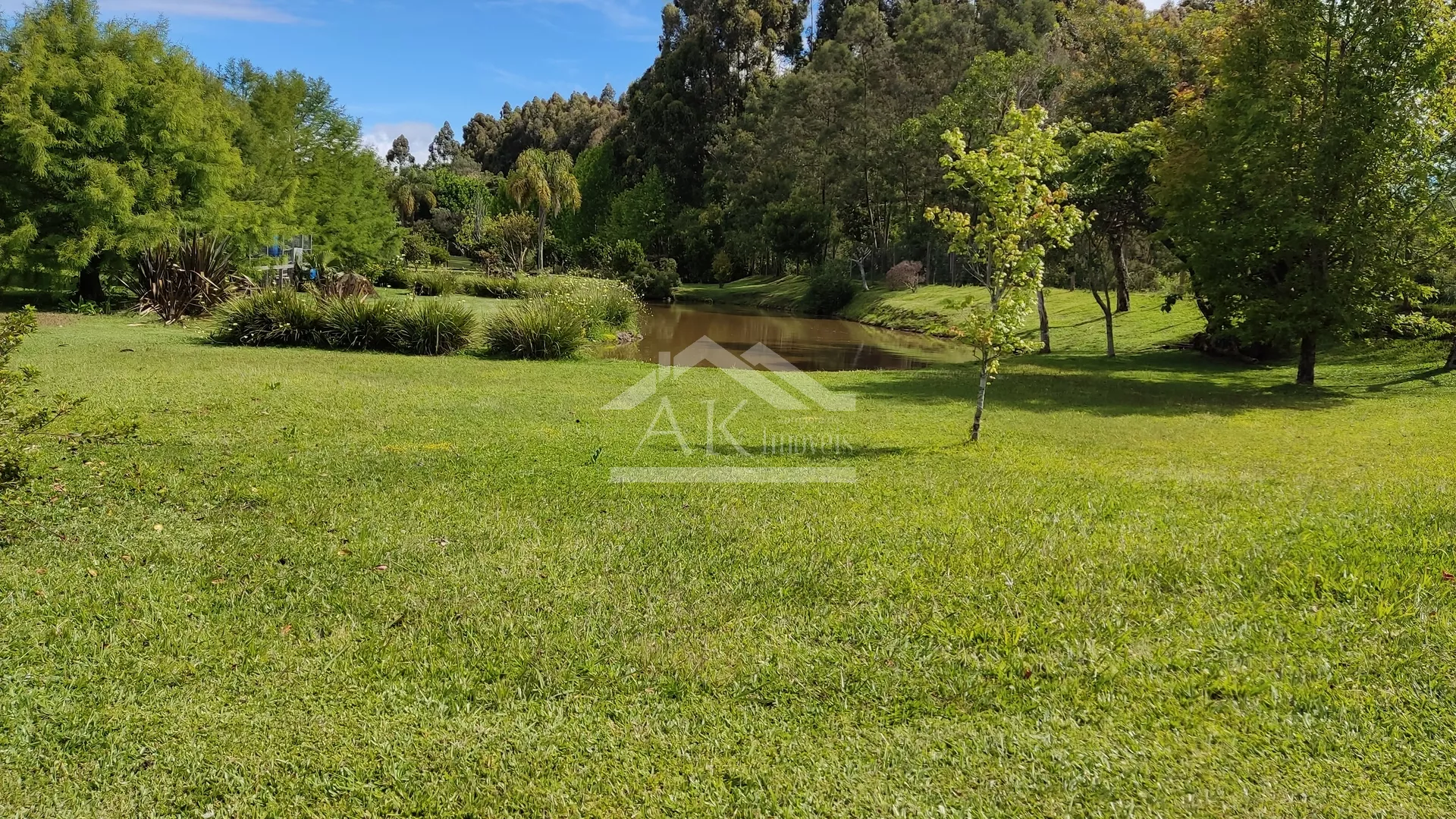 Sítio de cinema, com açudes e vista, à venda em Morro Reuter-RS