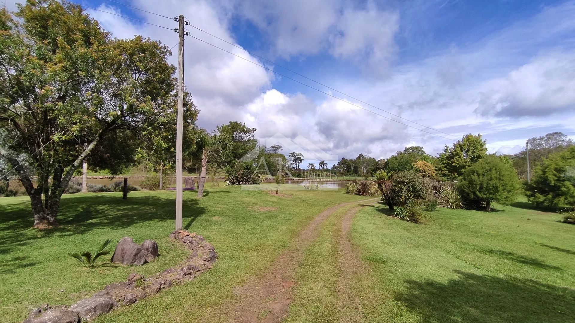 Sítio de cinema, com açudes e vista, à venda em Morro Reuter-RS