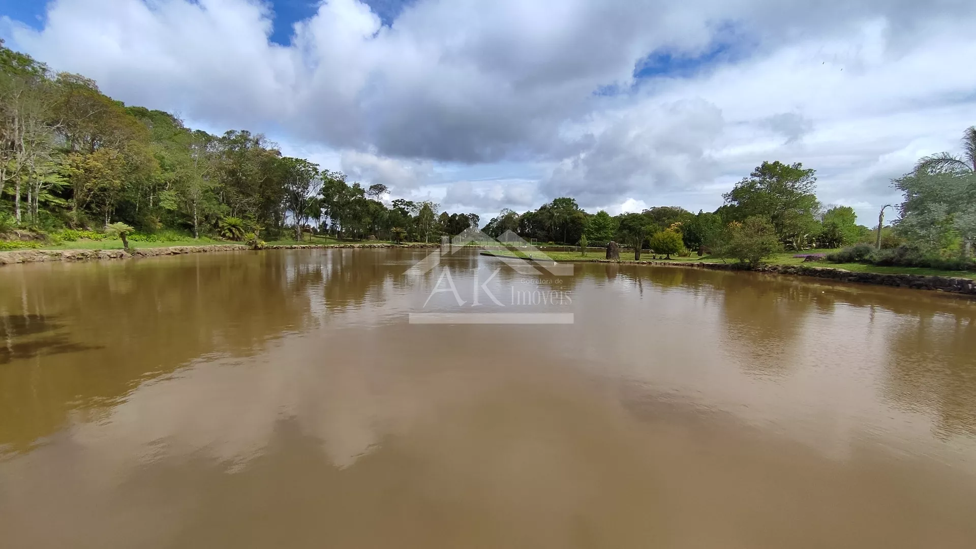 Sítio de cinema, com açudes e vista, à venda em Morro Reuter-RS