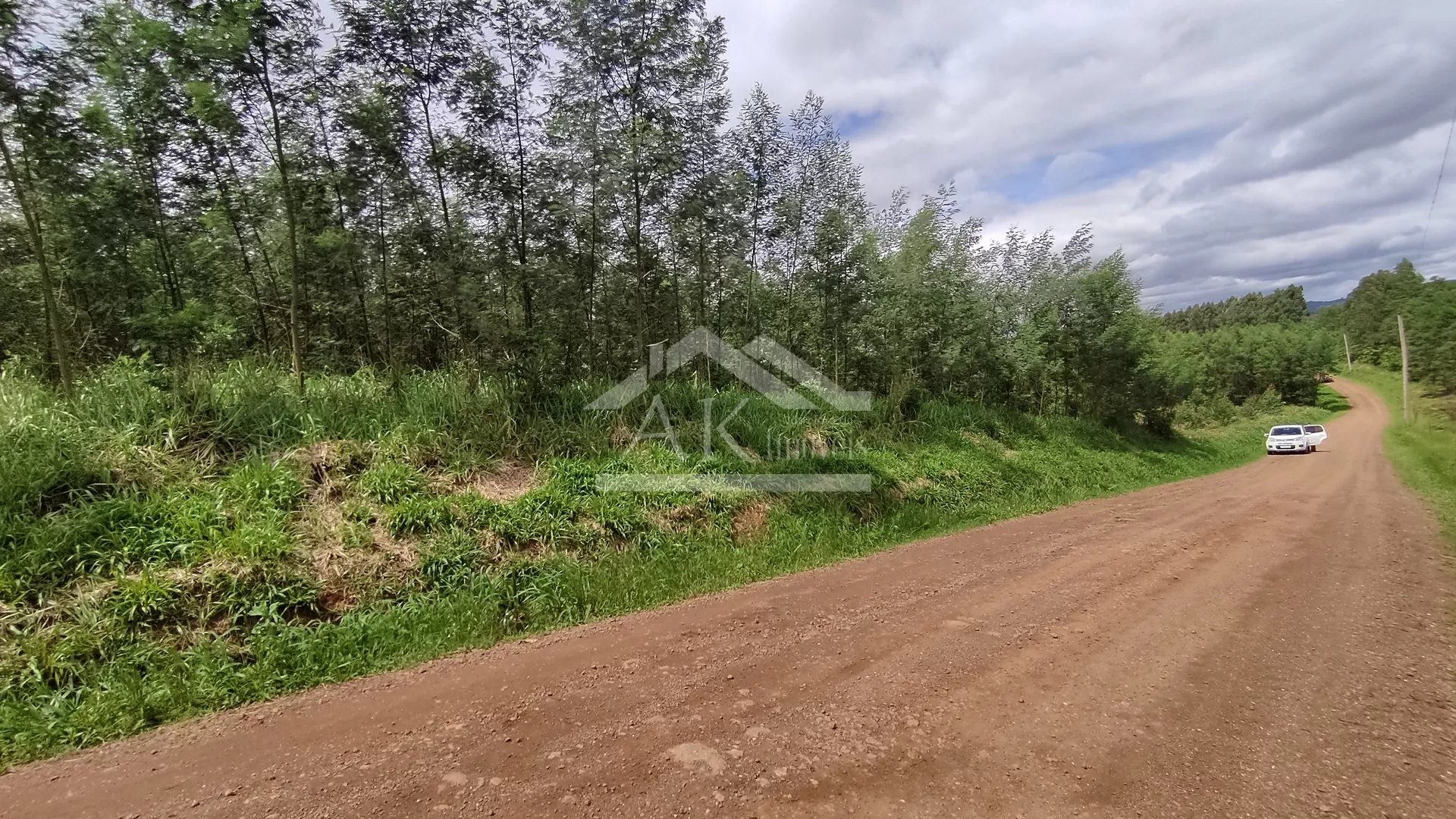 Área de terra com ótimo aproveitamento à venda na cidade de Presidente Lucena