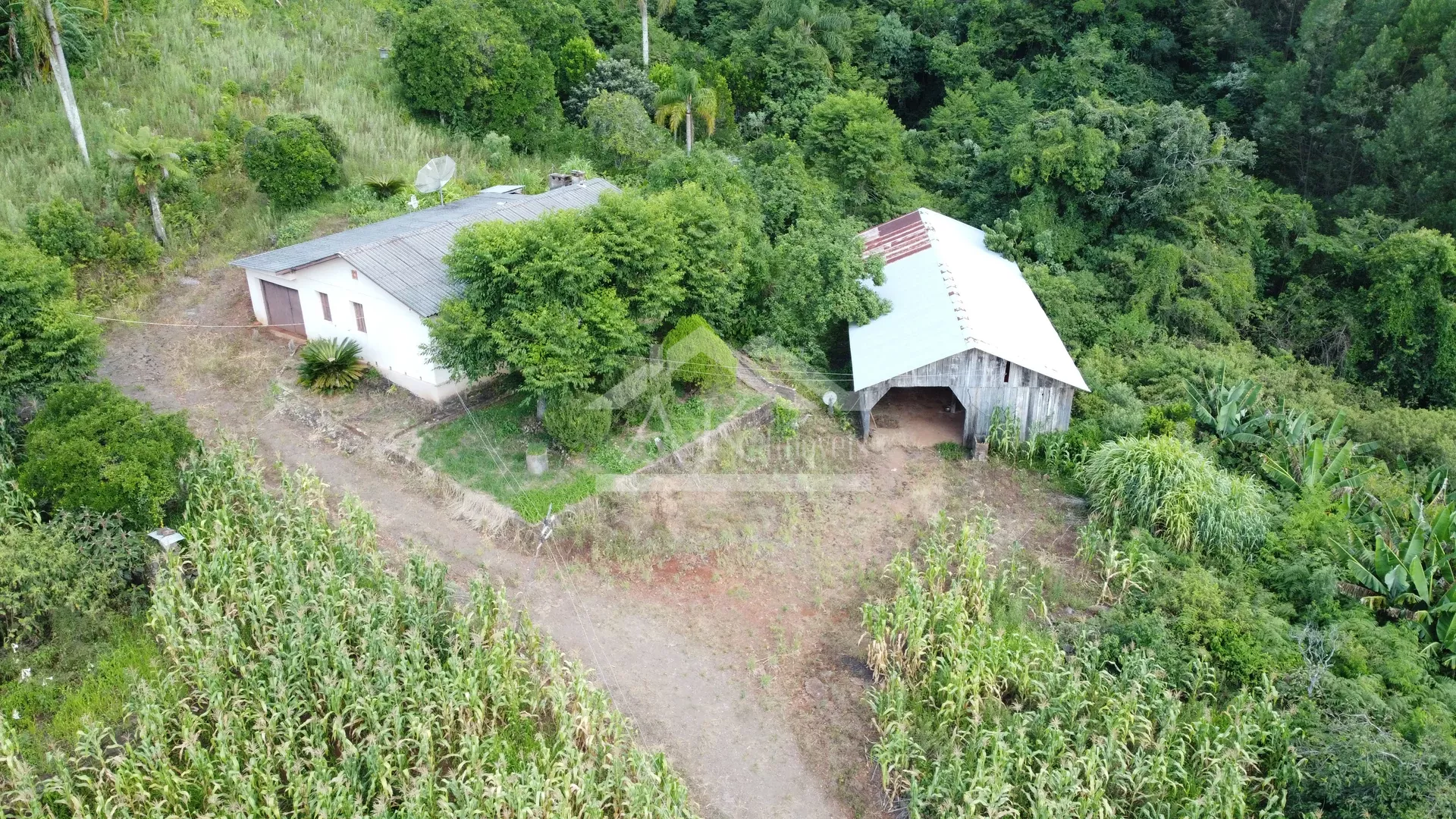 Sítio com açude à venda em Morro Reuter - RS