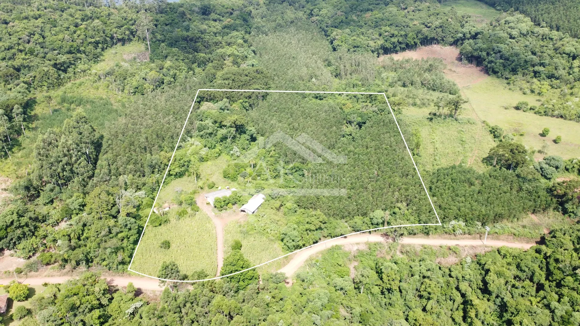 Sítio com açude à venda em Morro Reuter - RS