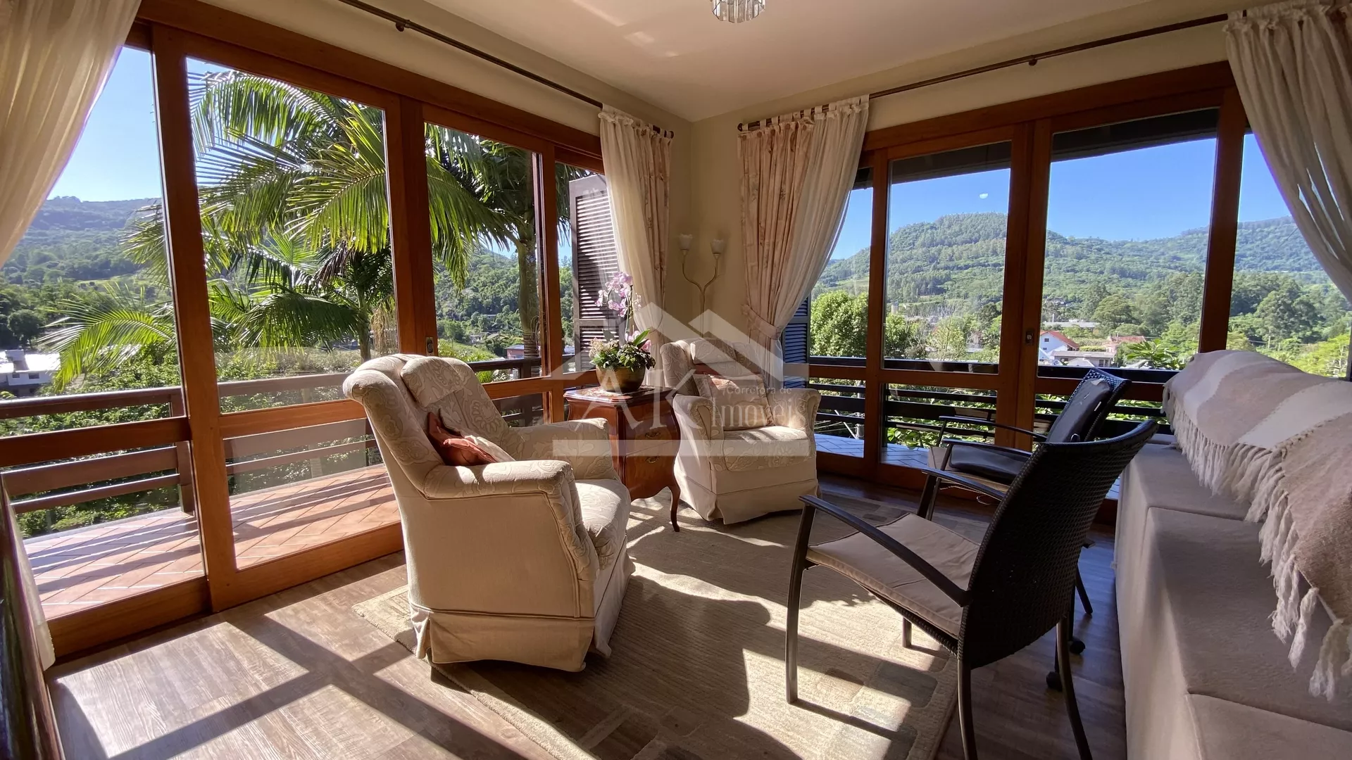 Casa fabulosa com 05 quartos à venda em Picada Café na Serra Gaúcha