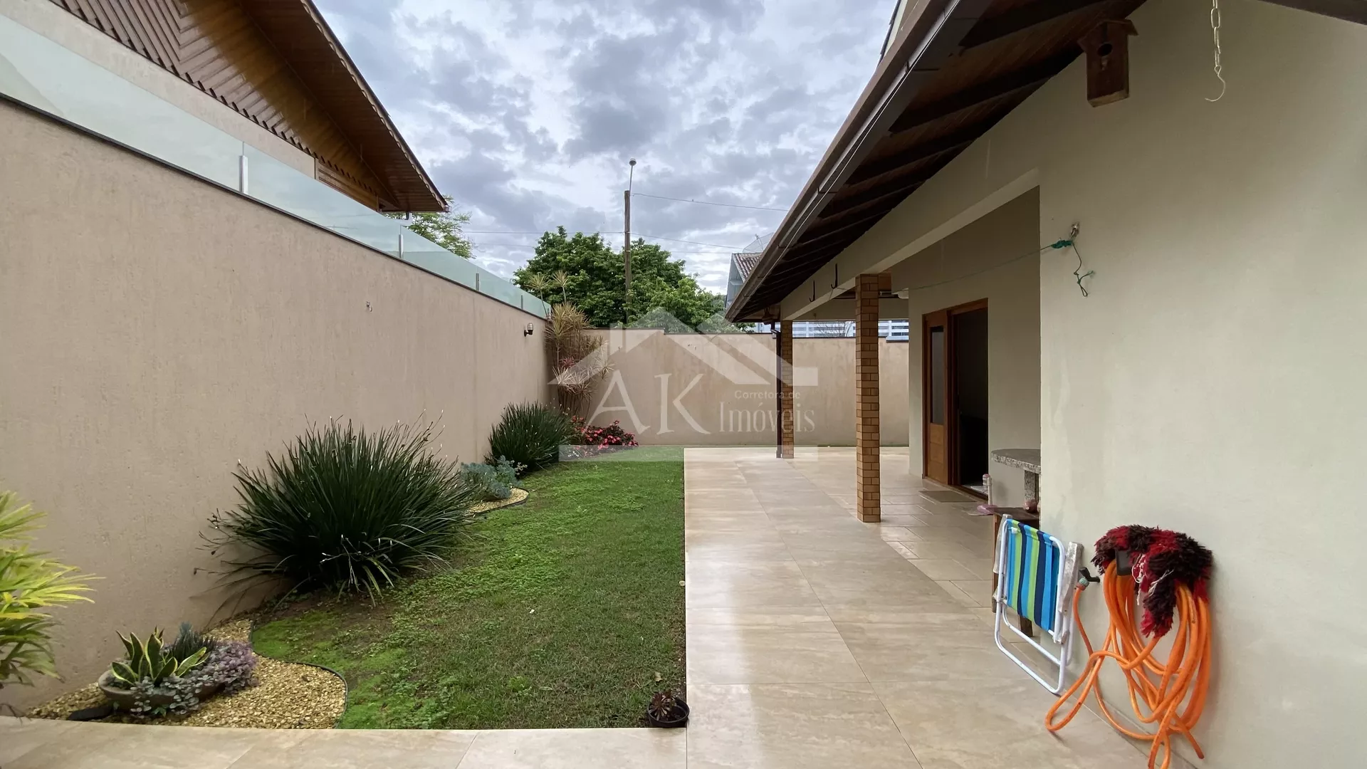 Imagens do imóveis Belíssima casa plana à venda em Picada Café na Serra Gaúcha