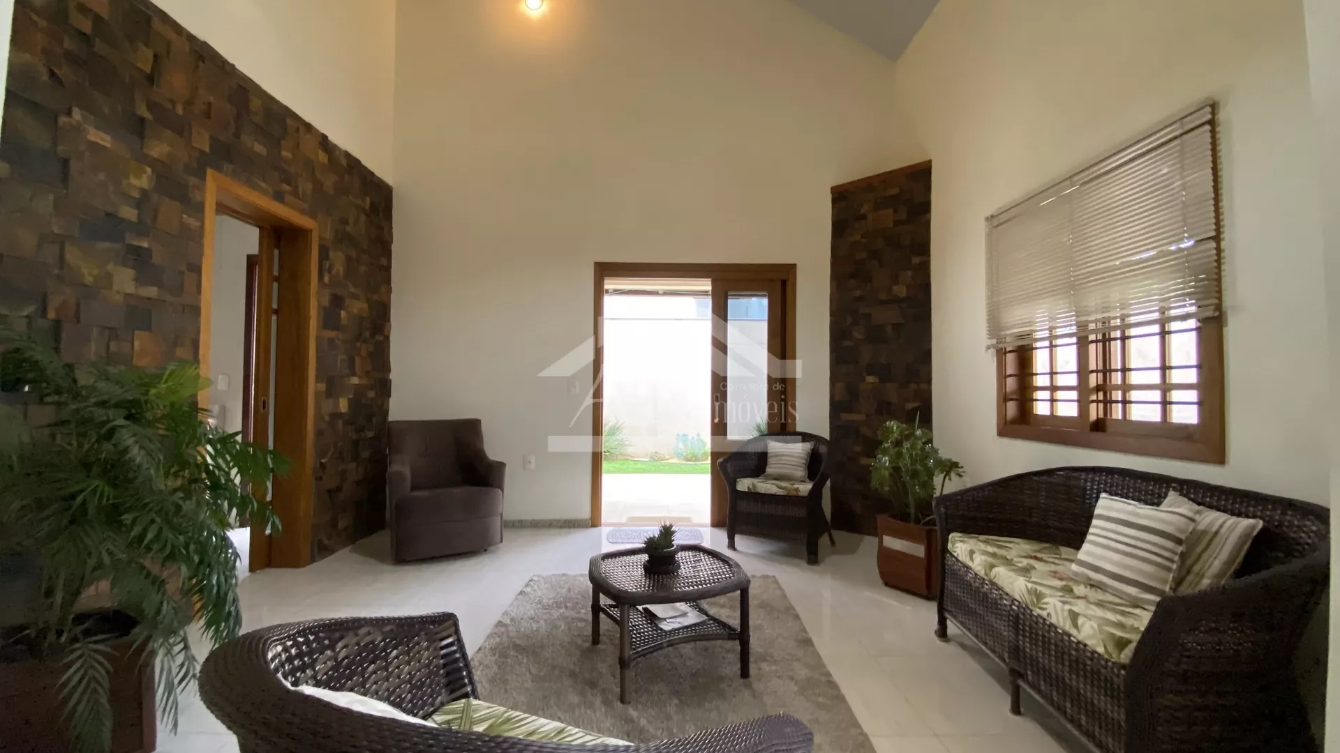Imagens do imóveis Belíssima casa plana à venda em Picada Café na Serra Gaúcha