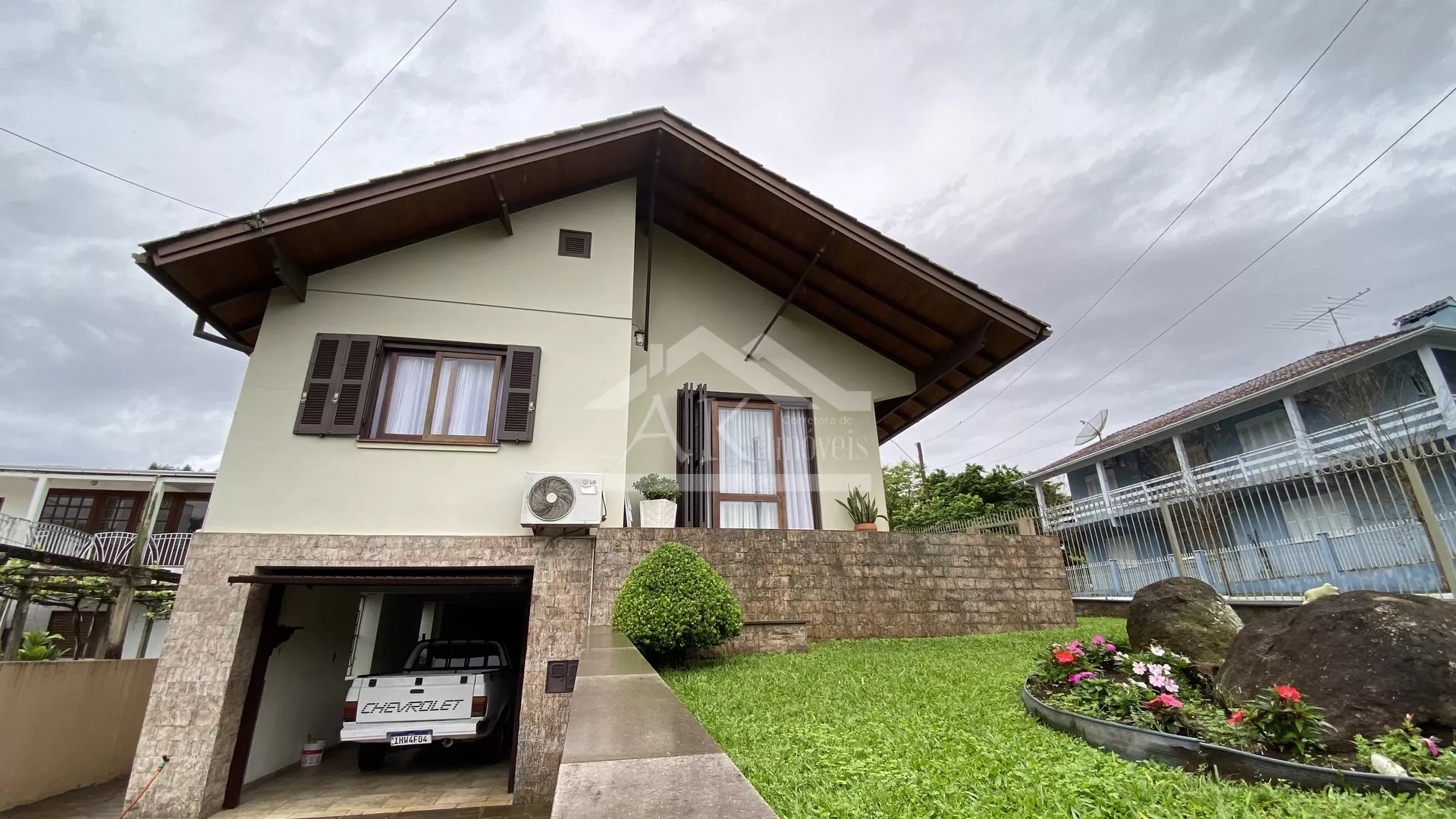 Imagens do imóveis Belíssima casa plana à venda em Picada Café na Serra Gaúcha