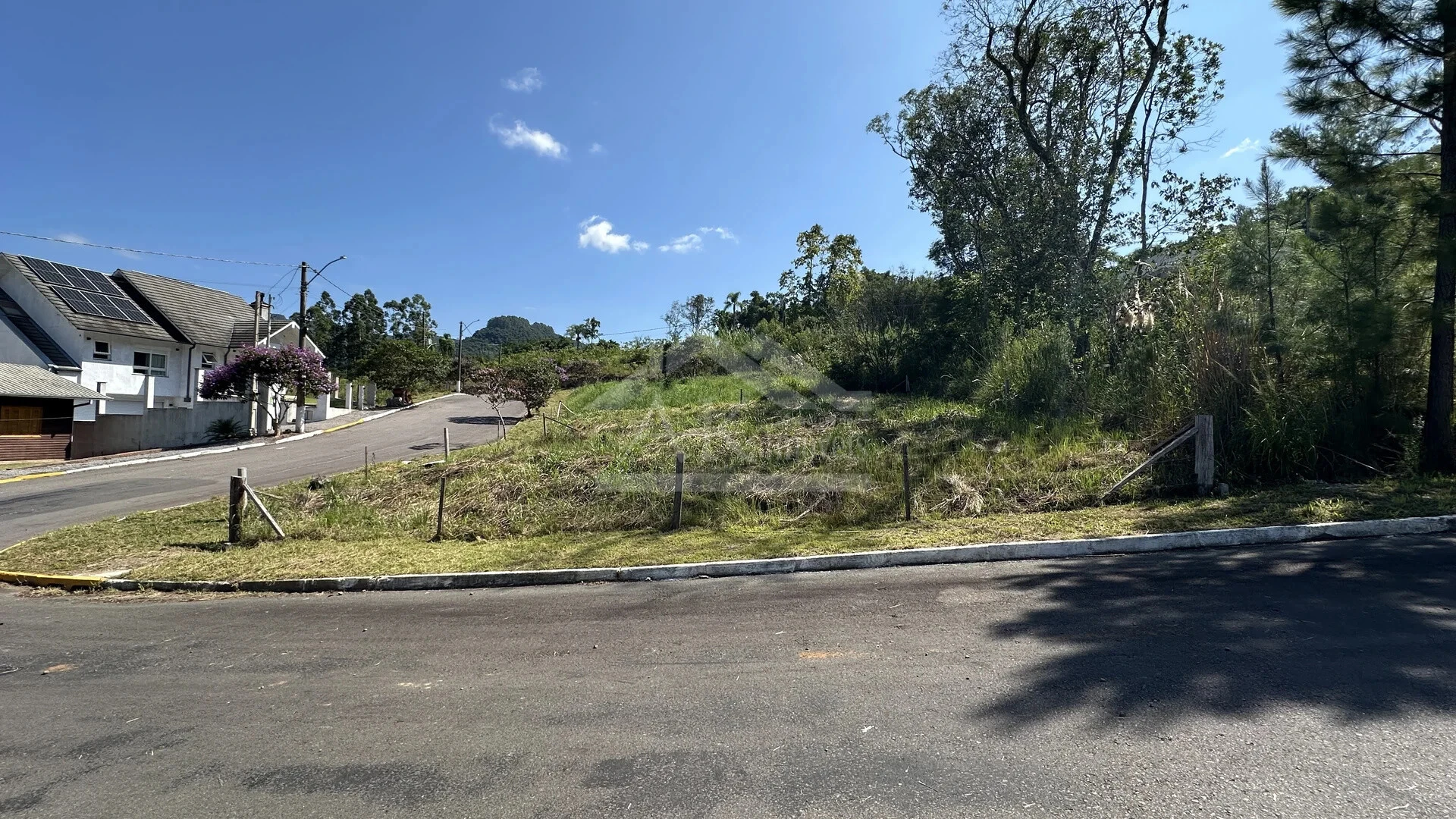 Terreno de esquina à venda em Picada Café na Serra Gaúcha