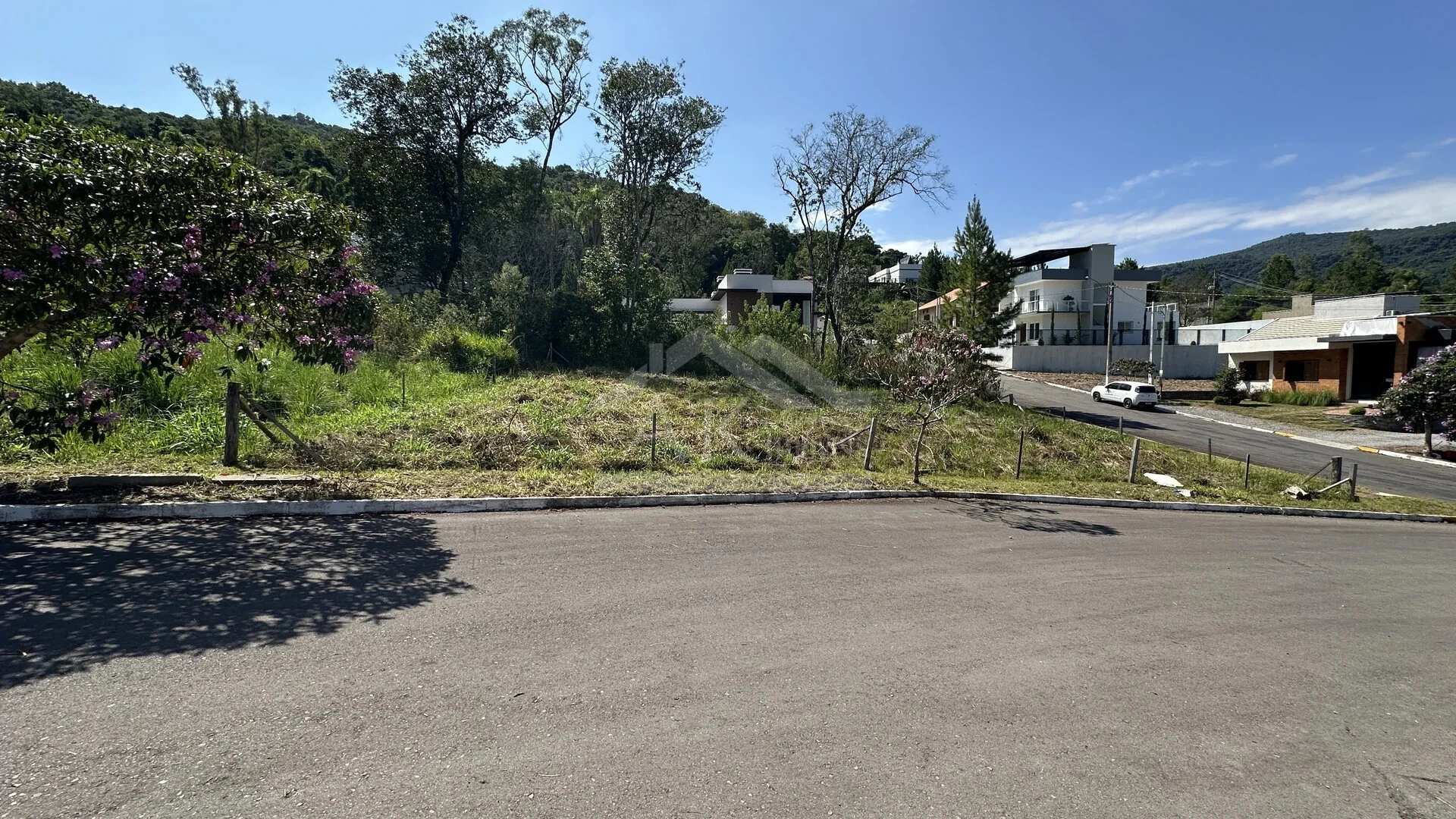 Terreno de esquina à venda em Picada Café na Serra Gaúcha