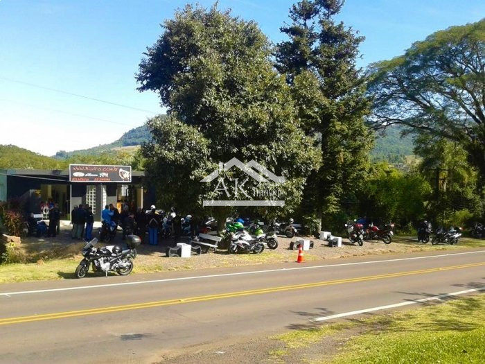 Prédio comercial à venda às margens da rodovia em Picada Café, na Serra Gaúcha