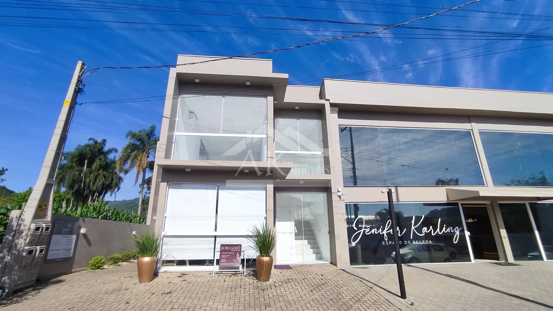 Ampla sala comercial para locação no bairro Joaneta, em Picada Café, na Serra Gaúcha