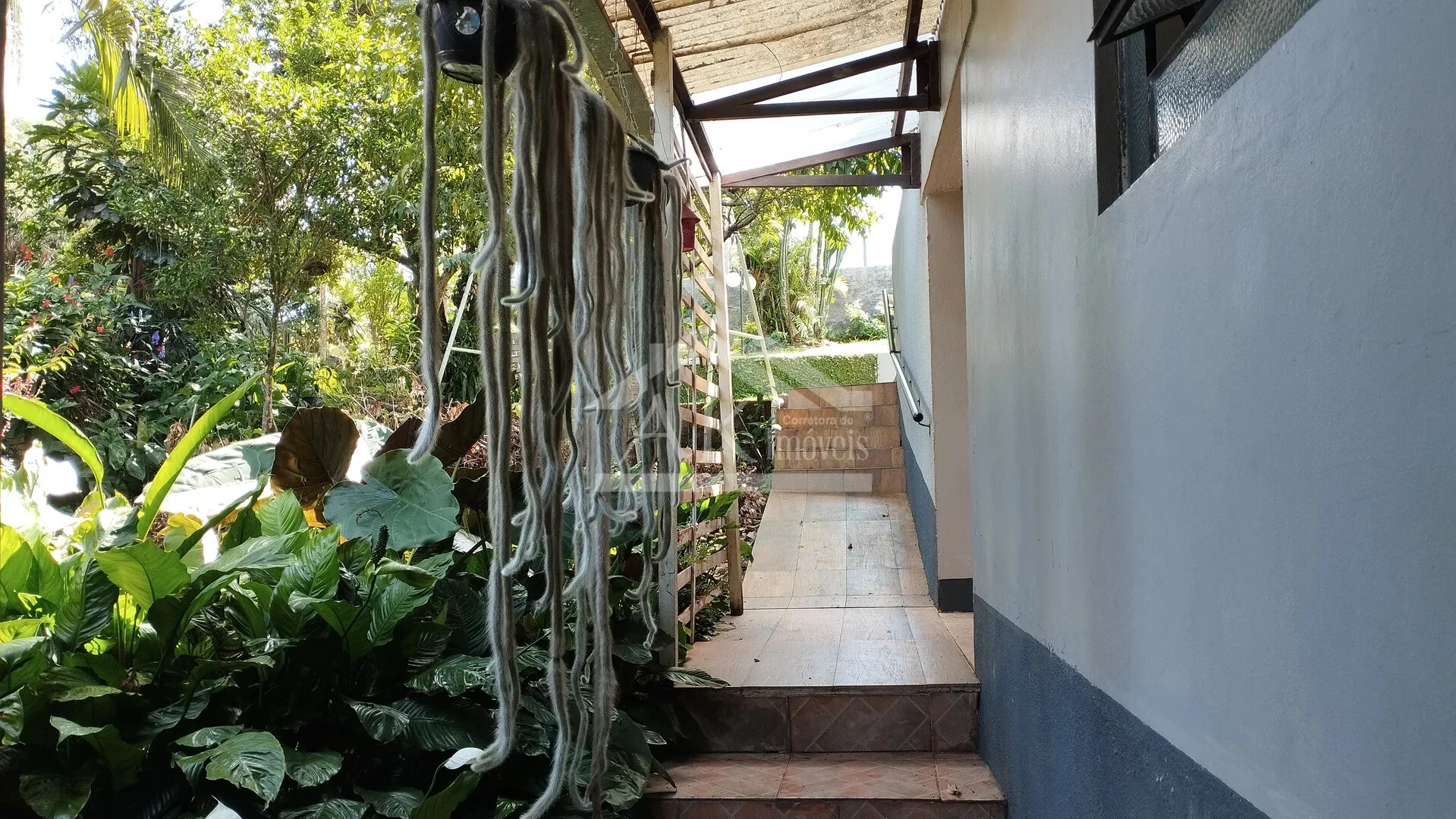 Imagens do imóveis Casa arborizada com vista panorâmica à venda em Dois Irmãos, RS
