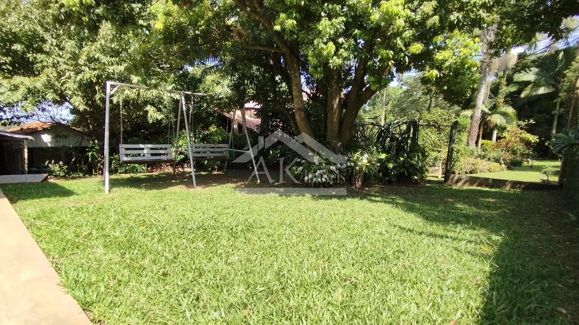 Imagens do imóveis Casa arborizada com vista panorâmica à venda em Dois Irmãos, RS