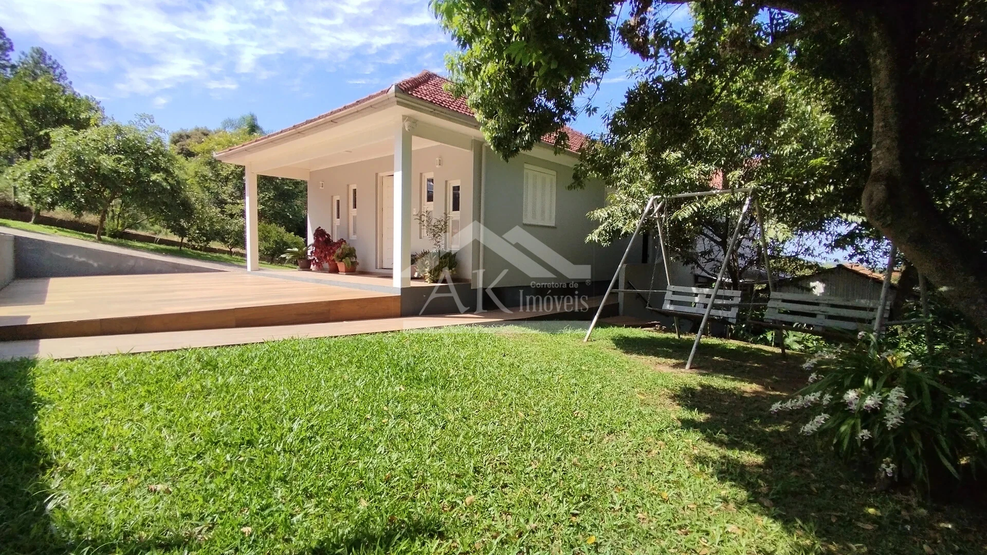 Imagens do imóveis Casa arborizada com vista panorâmica à venda em Dois Irmãos, RS