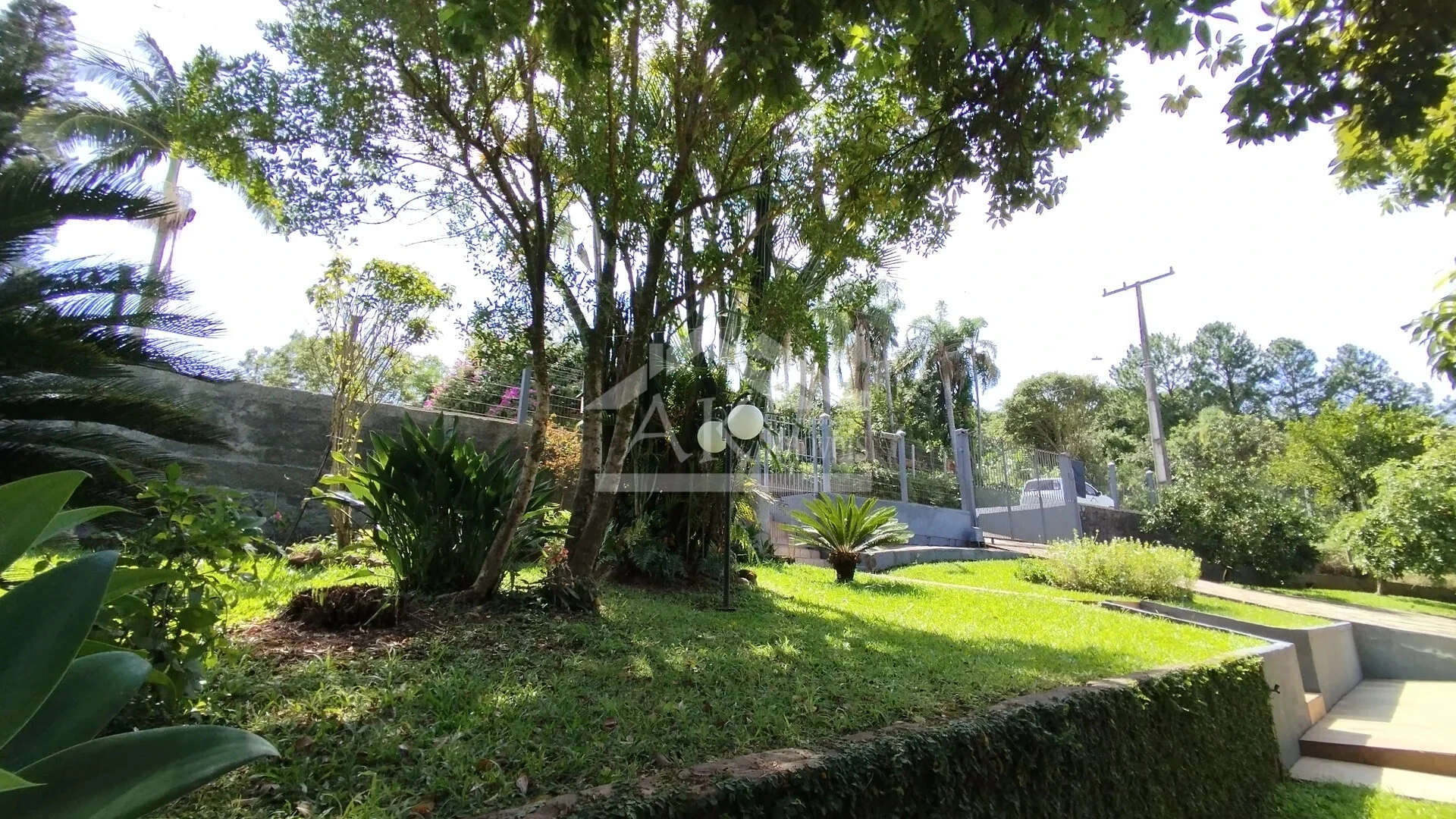 Imagens do imóveis Casa arborizada com vista panorâmica à venda em Dois Irmãos, RS