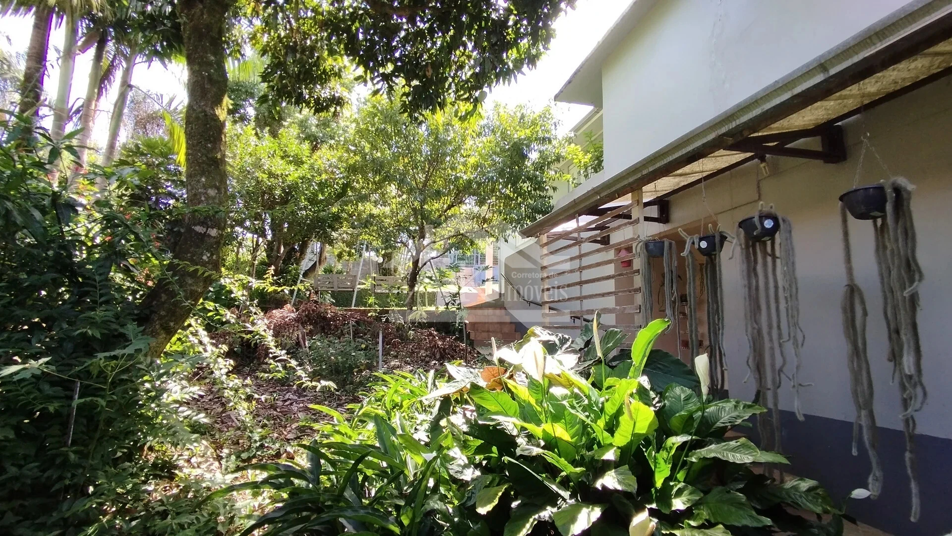 Imagens do imóveis Casa arborizada com vista panorâmica à venda em Dois Irmãos, RS