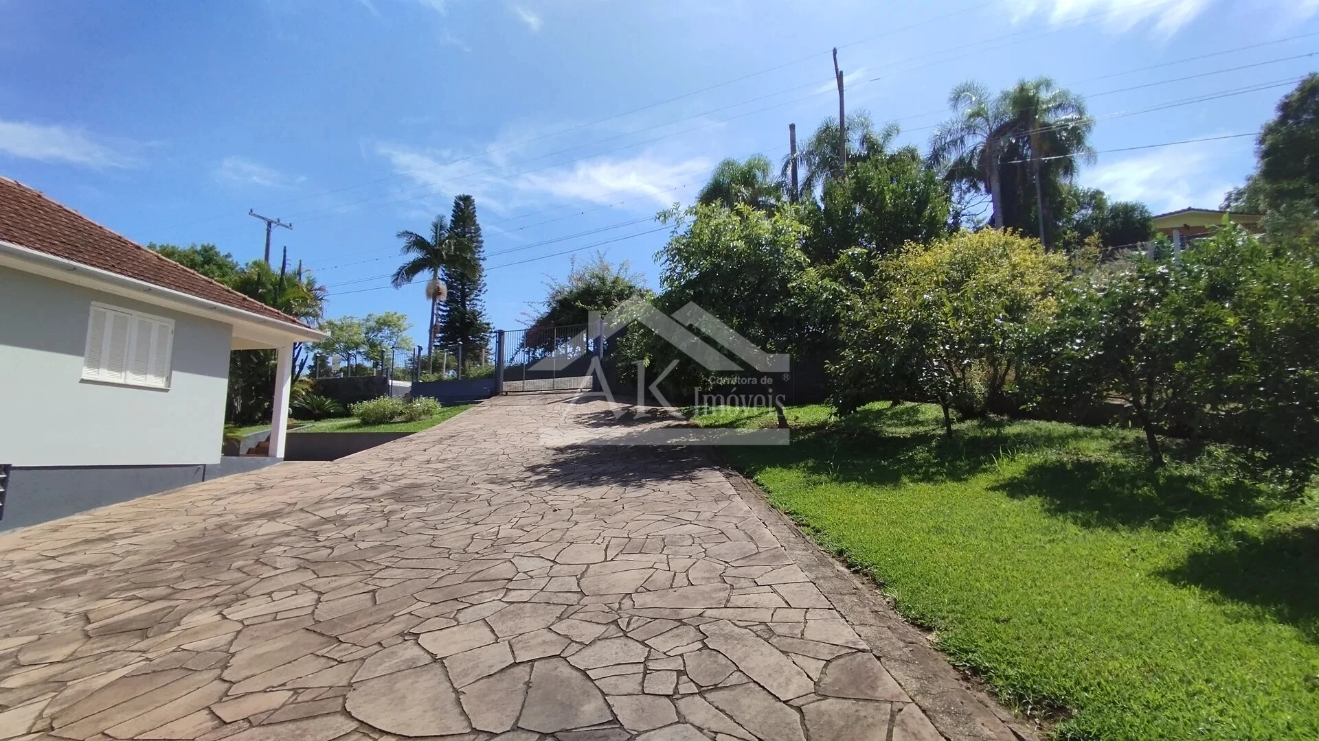 Imagens do imóveis Casa arborizada com vista panorâmica à venda em Dois Irmãos, RS